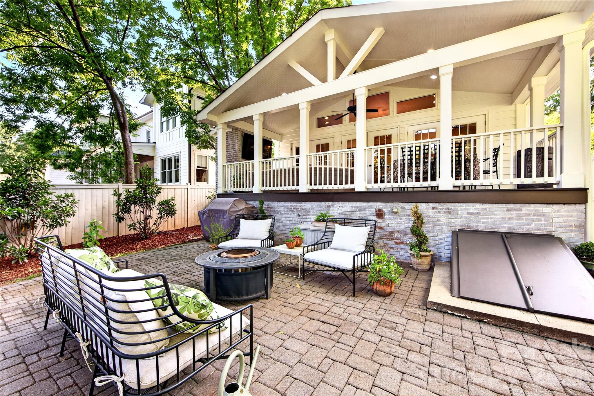 2127 Crescent Avenue — Charlotte
