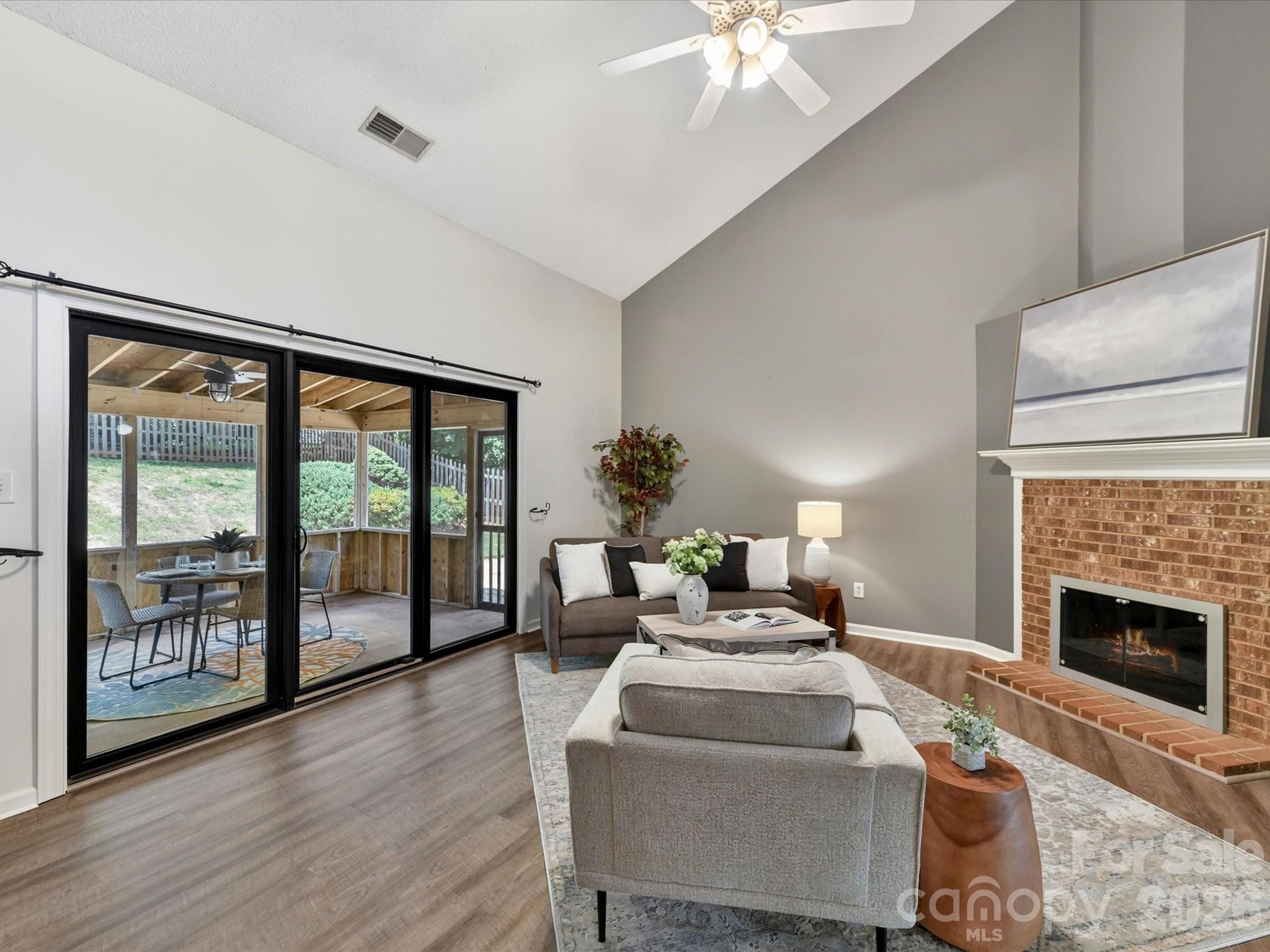 9518 Cedar River Road — Huntersville