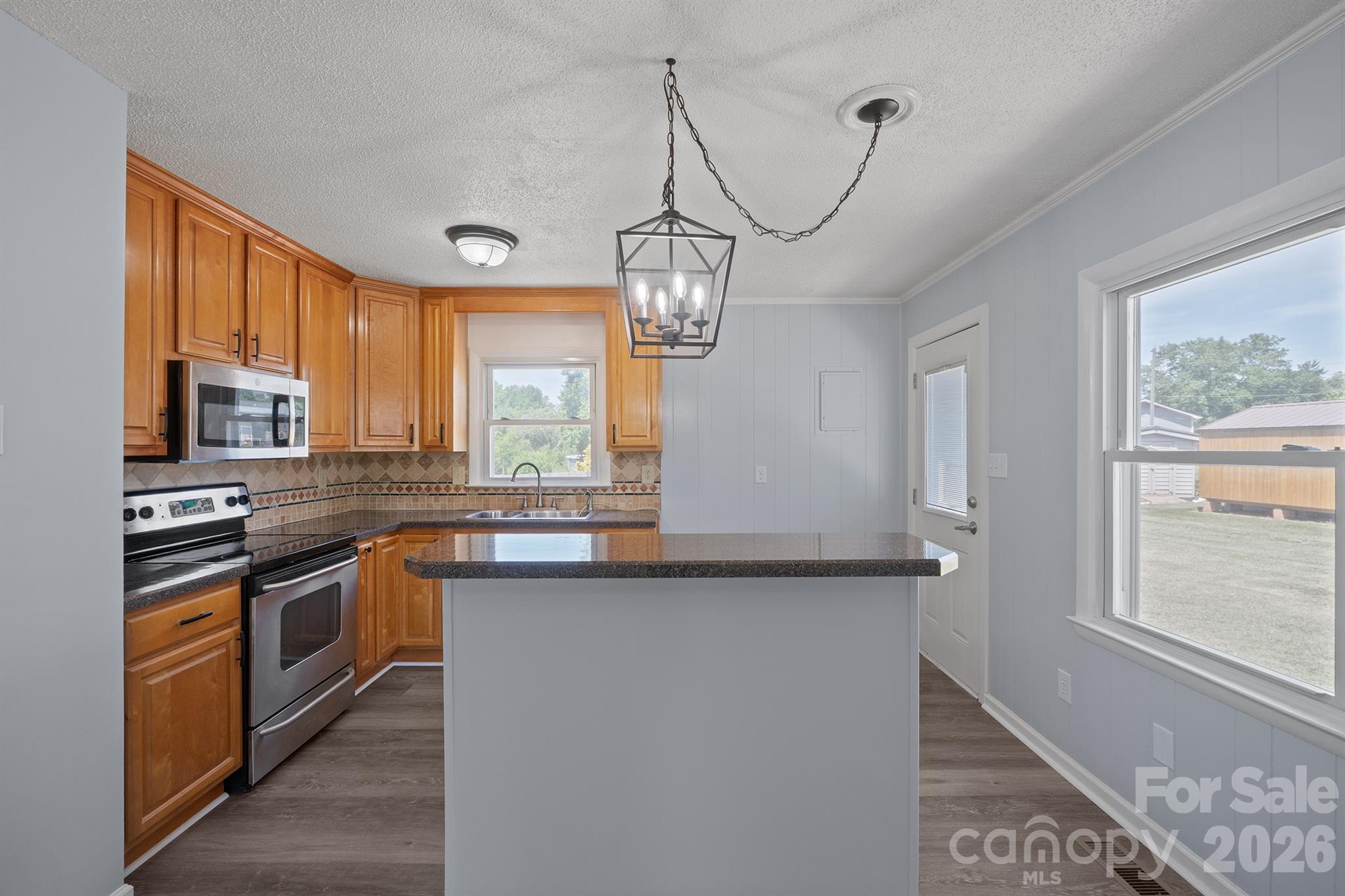 4768 Bethel Church Road — Hickory
