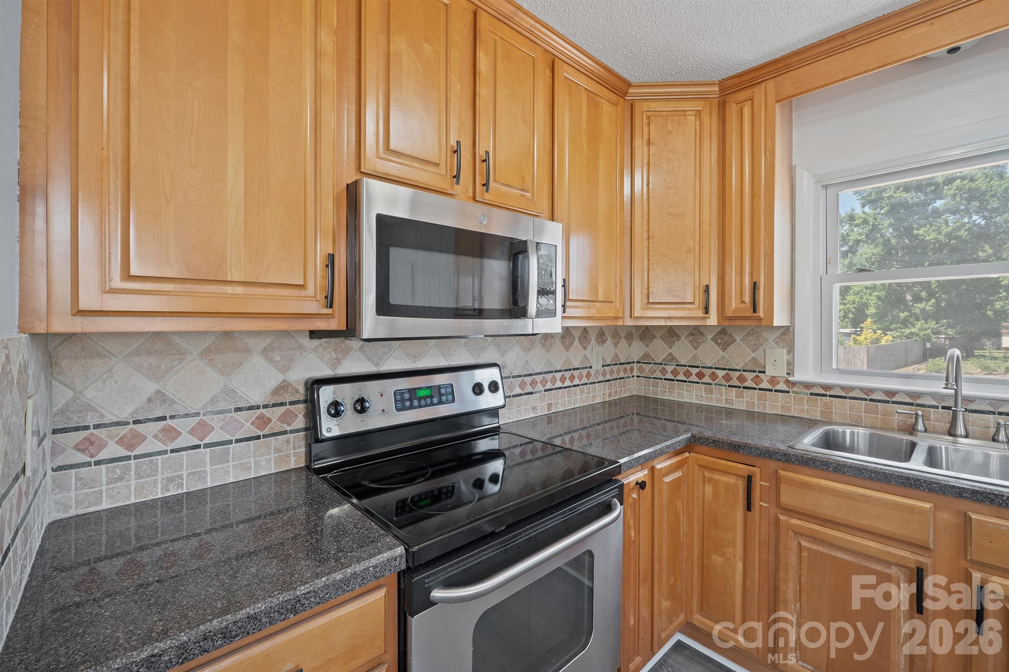 4768 Bethel Church Road — Hickory