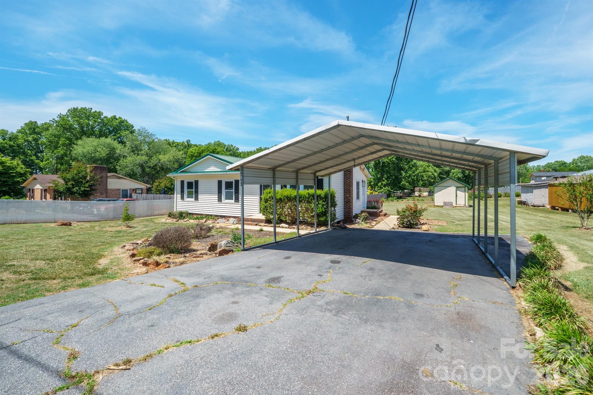 4768 Bethel Church Road — Hickory