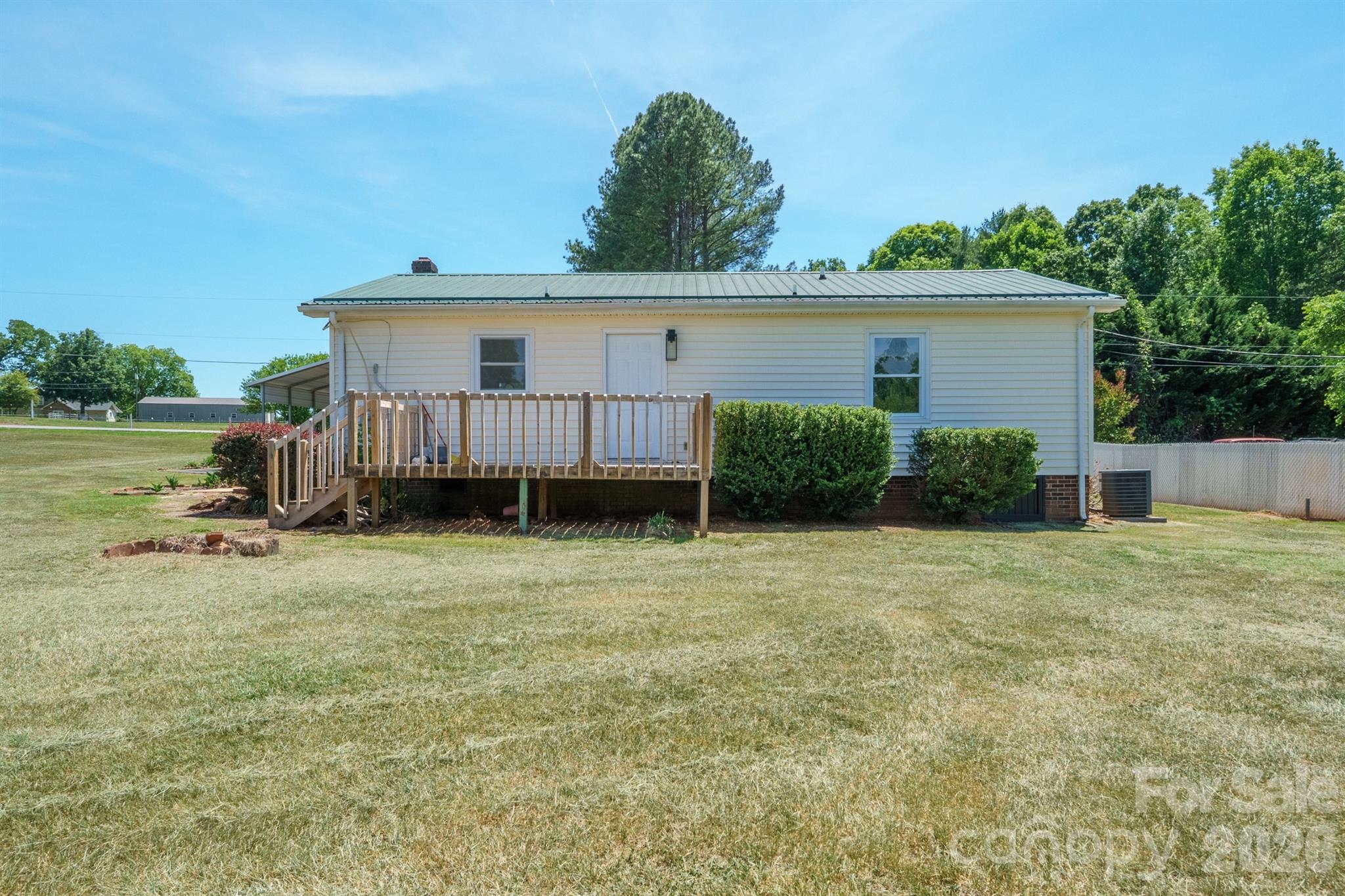 4768 Bethel Church Road — Hickory