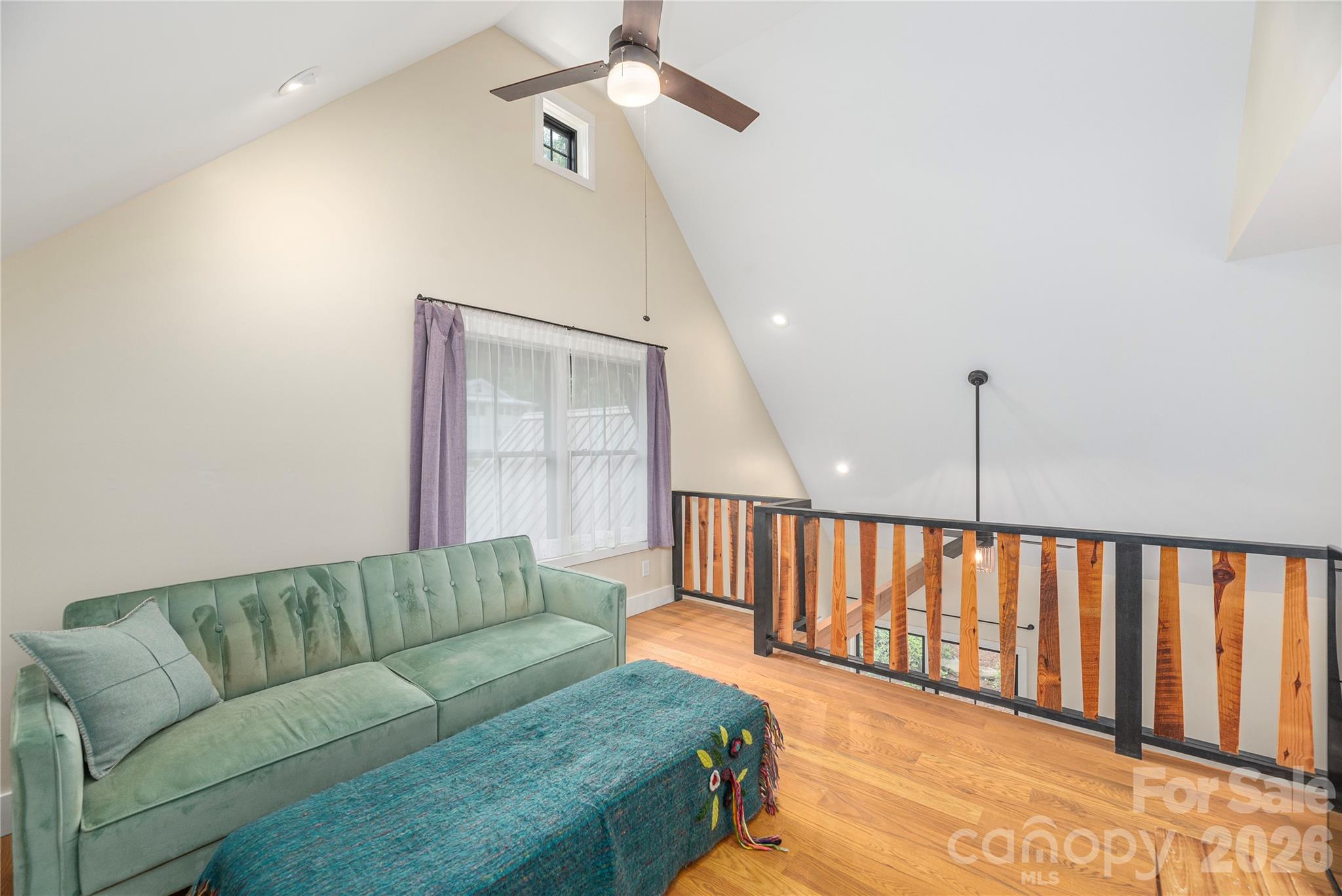 5 Grove Street — Weaverville