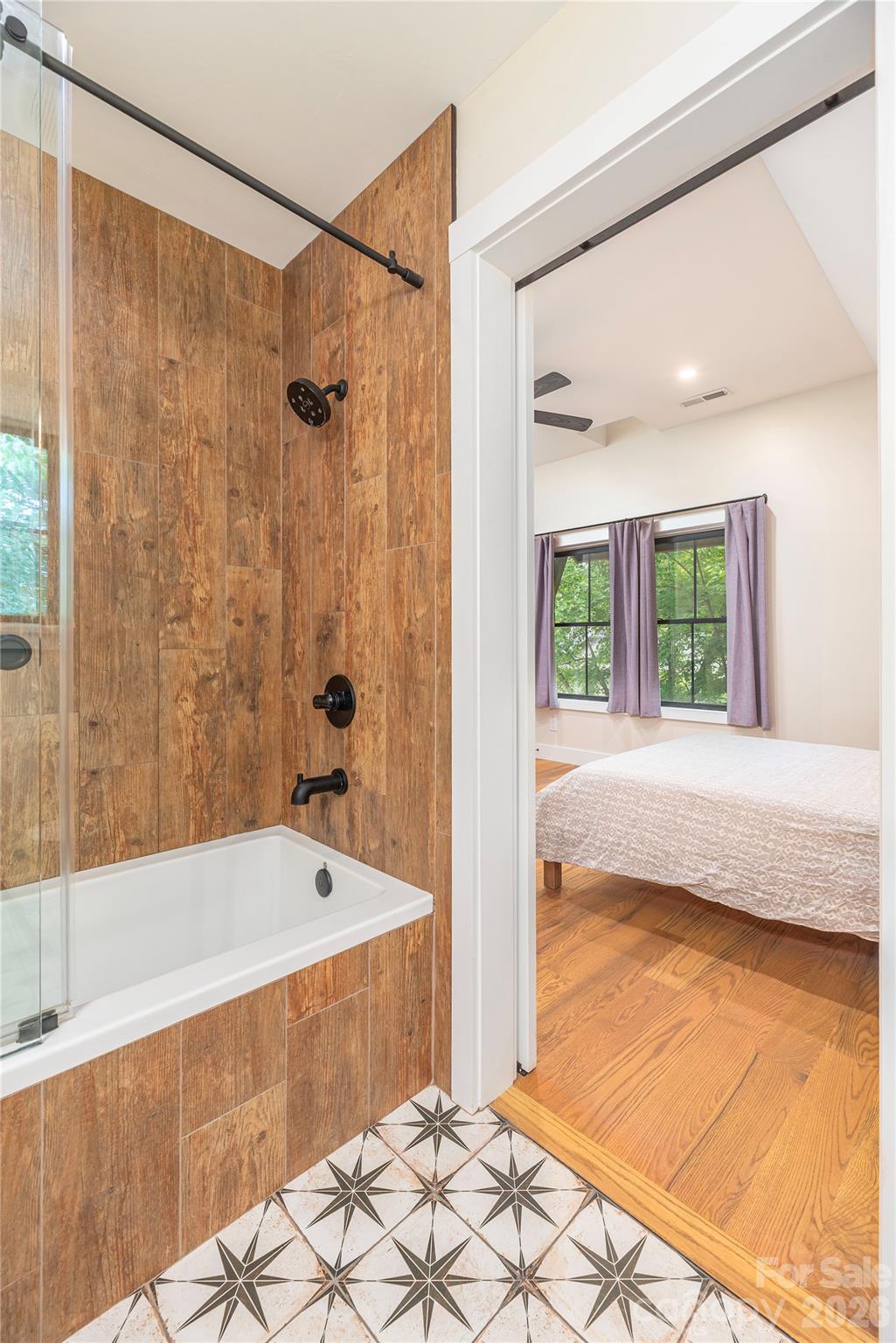 5 Grove Street — Weaverville