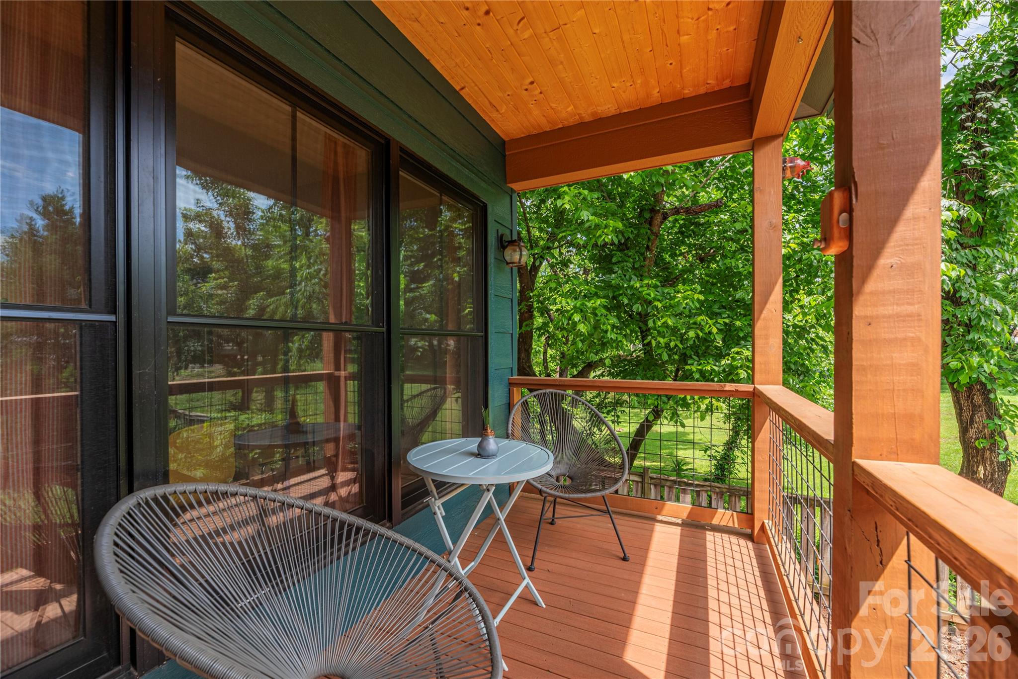 5 Grove Street — Weaverville