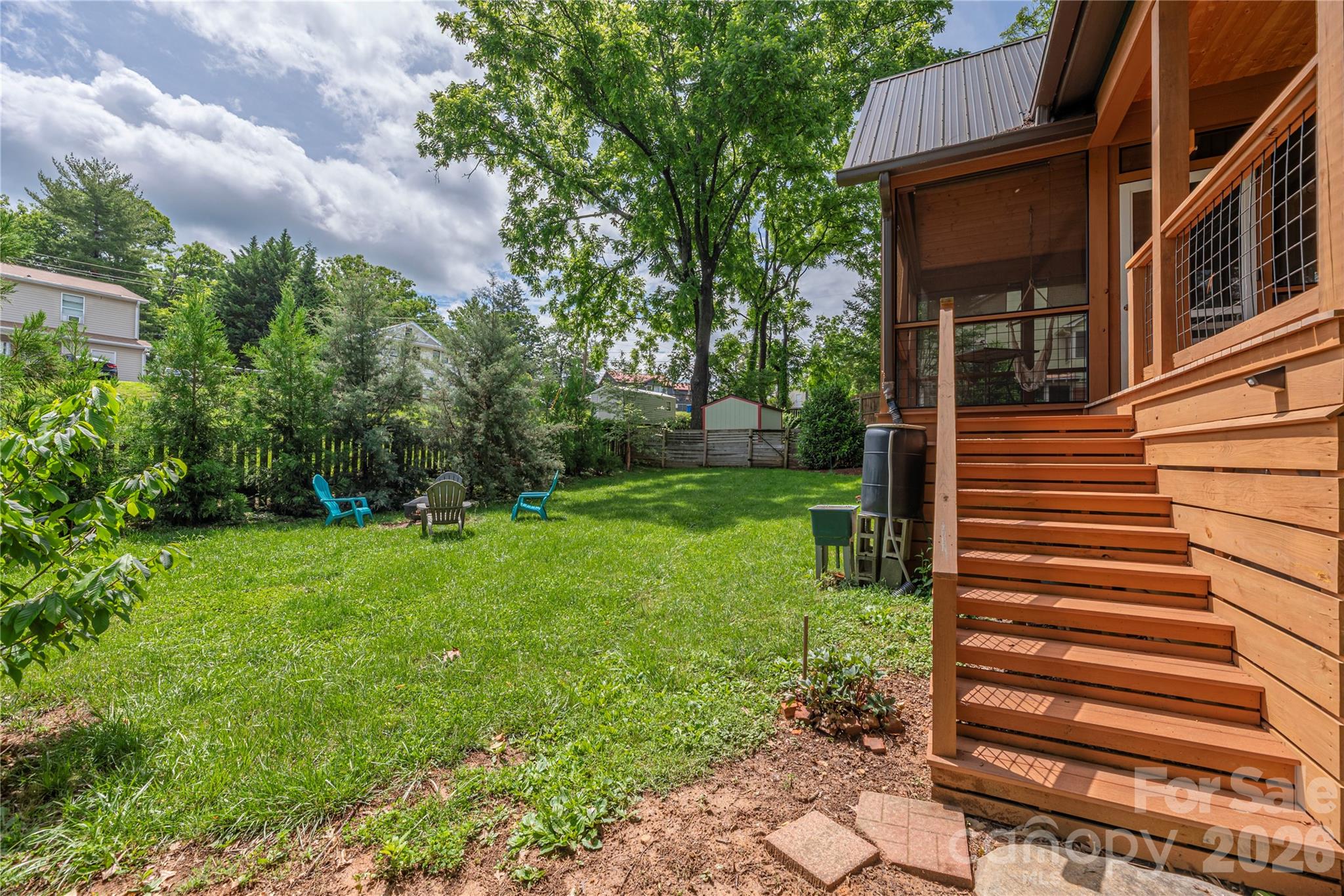 5 Grove Street — Weaverville