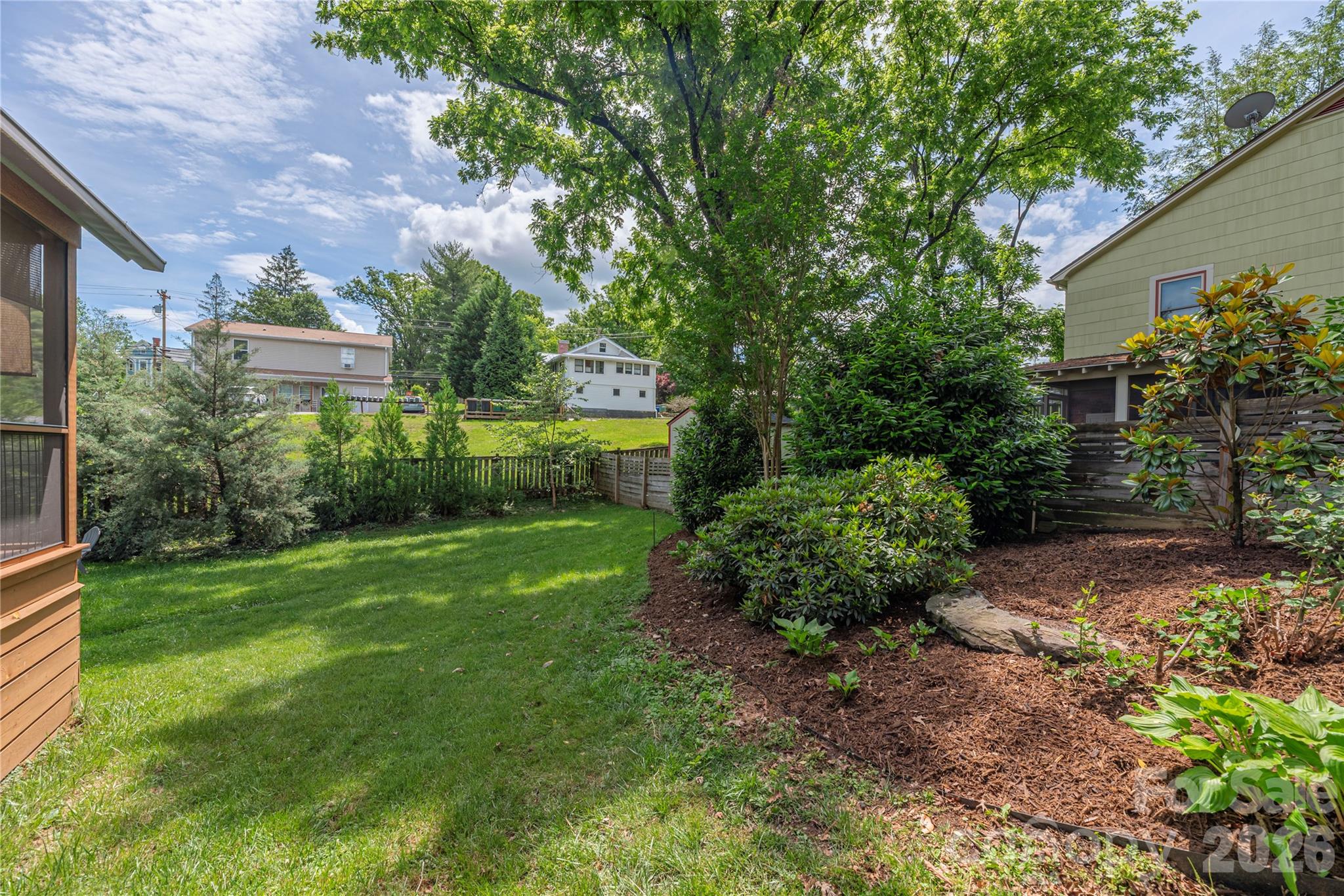 5 Grove Street — Weaverville