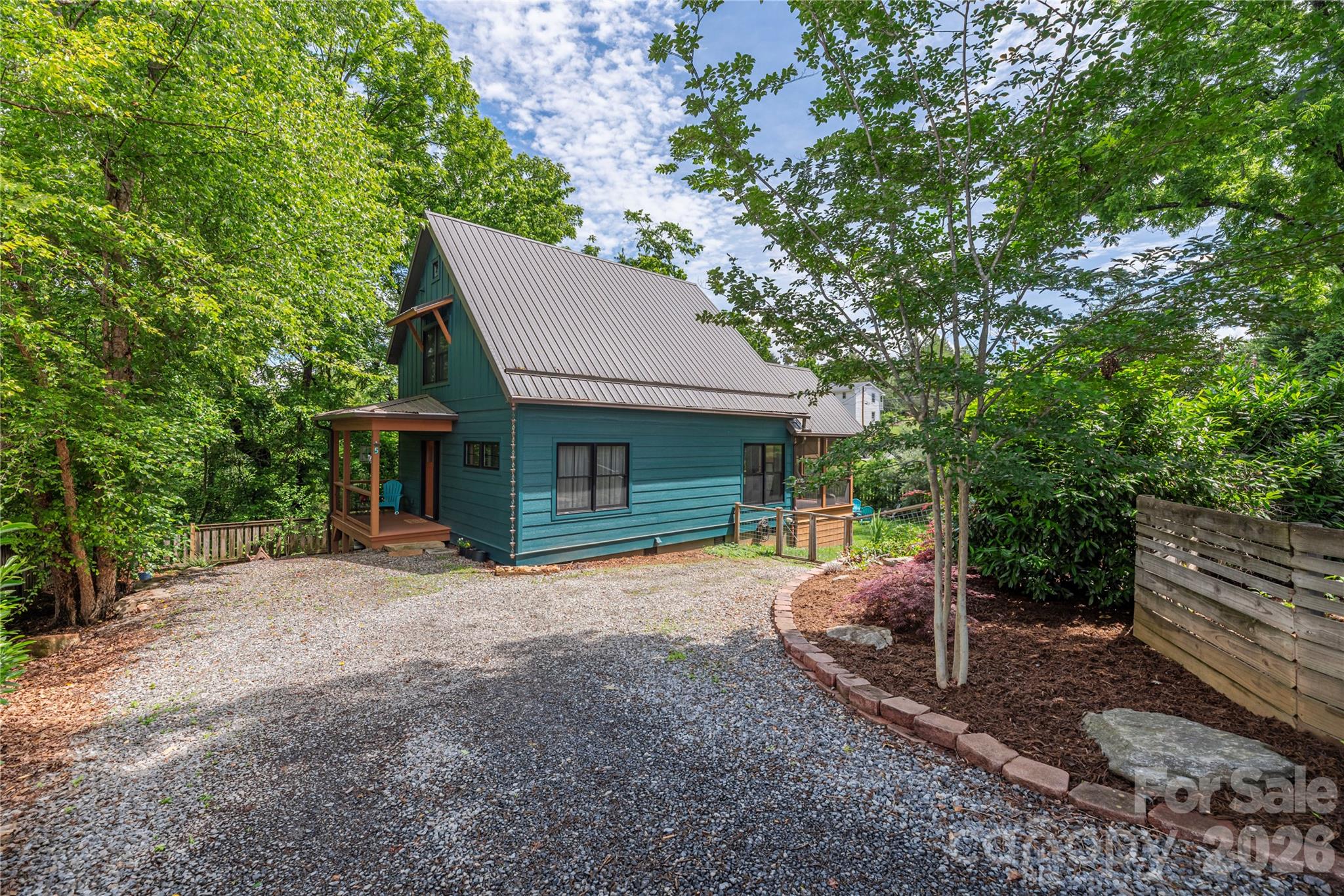 5 Grove Street — Weaverville