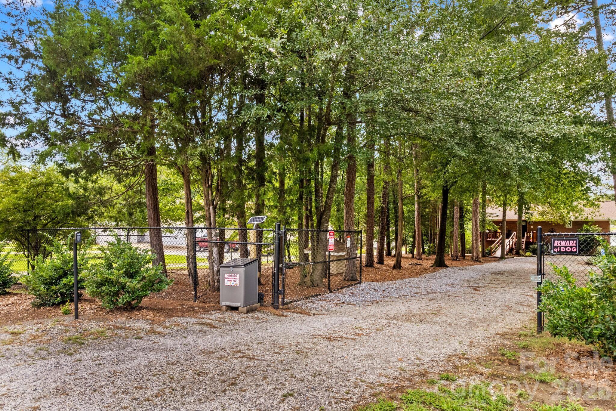 260 Knollwood Drive — Salisbury