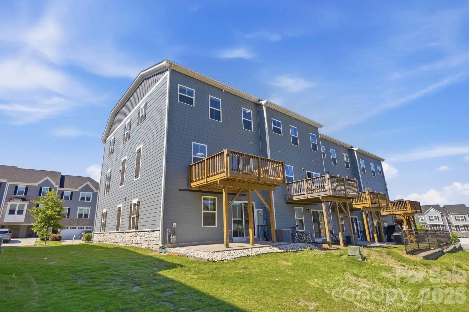 921 Portrush Lane — Tega Cay