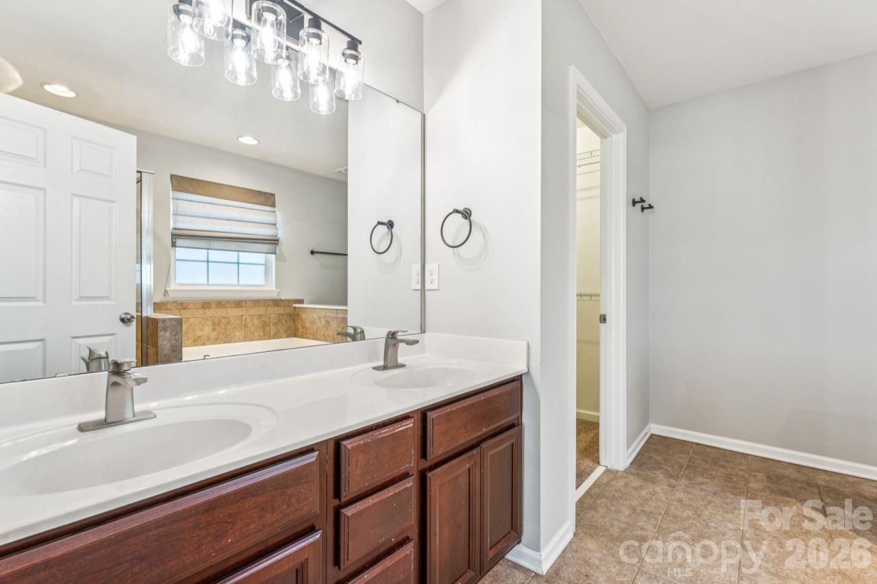 3233 Park South Station Boulevard — Charlotte