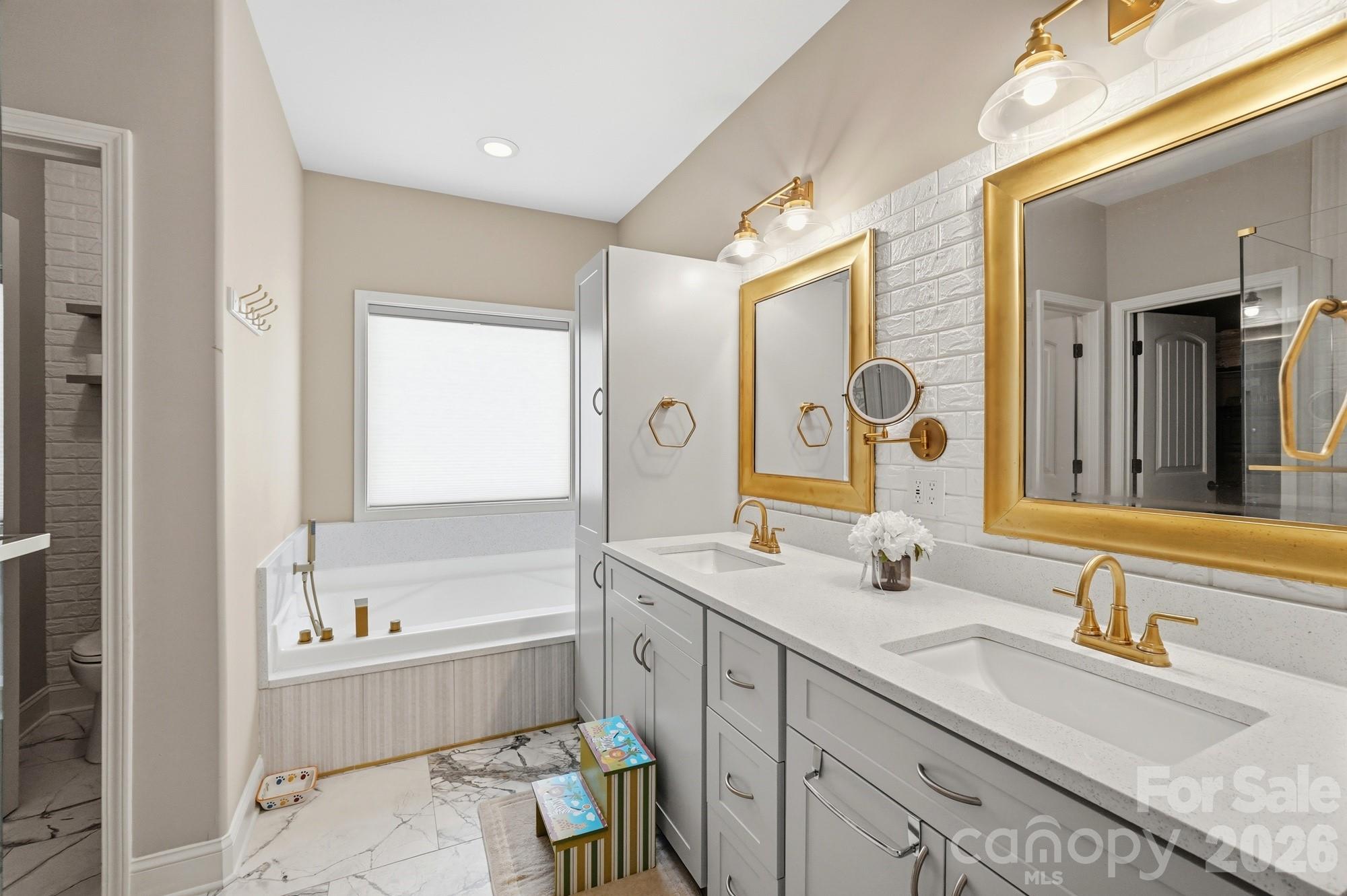 1711 Laurel Hill Drive — Waxhaw