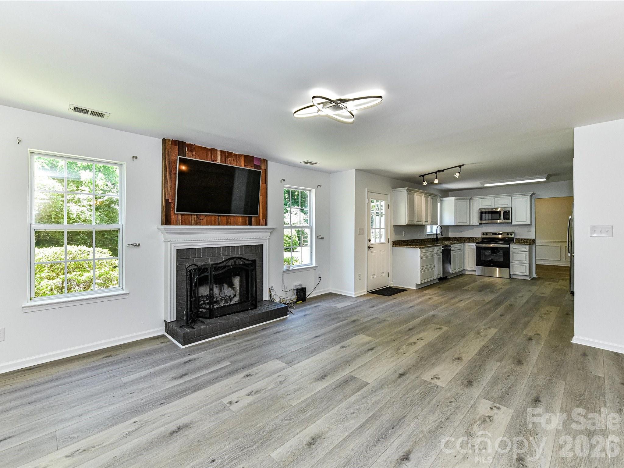 7512 Henderson Park Road — Huntersville