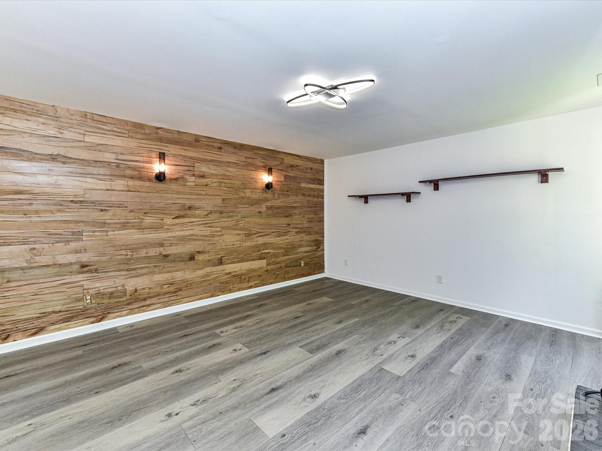 7512 Henderson Park Road — Huntersville