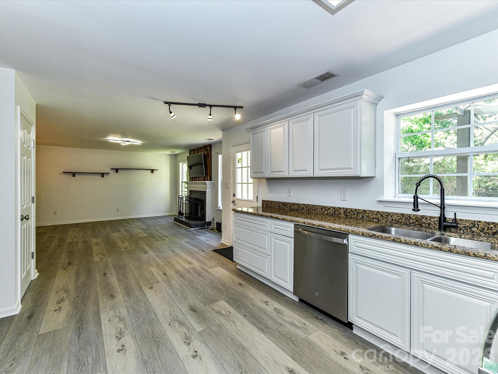7512 Henderson Park Road — Huntersville