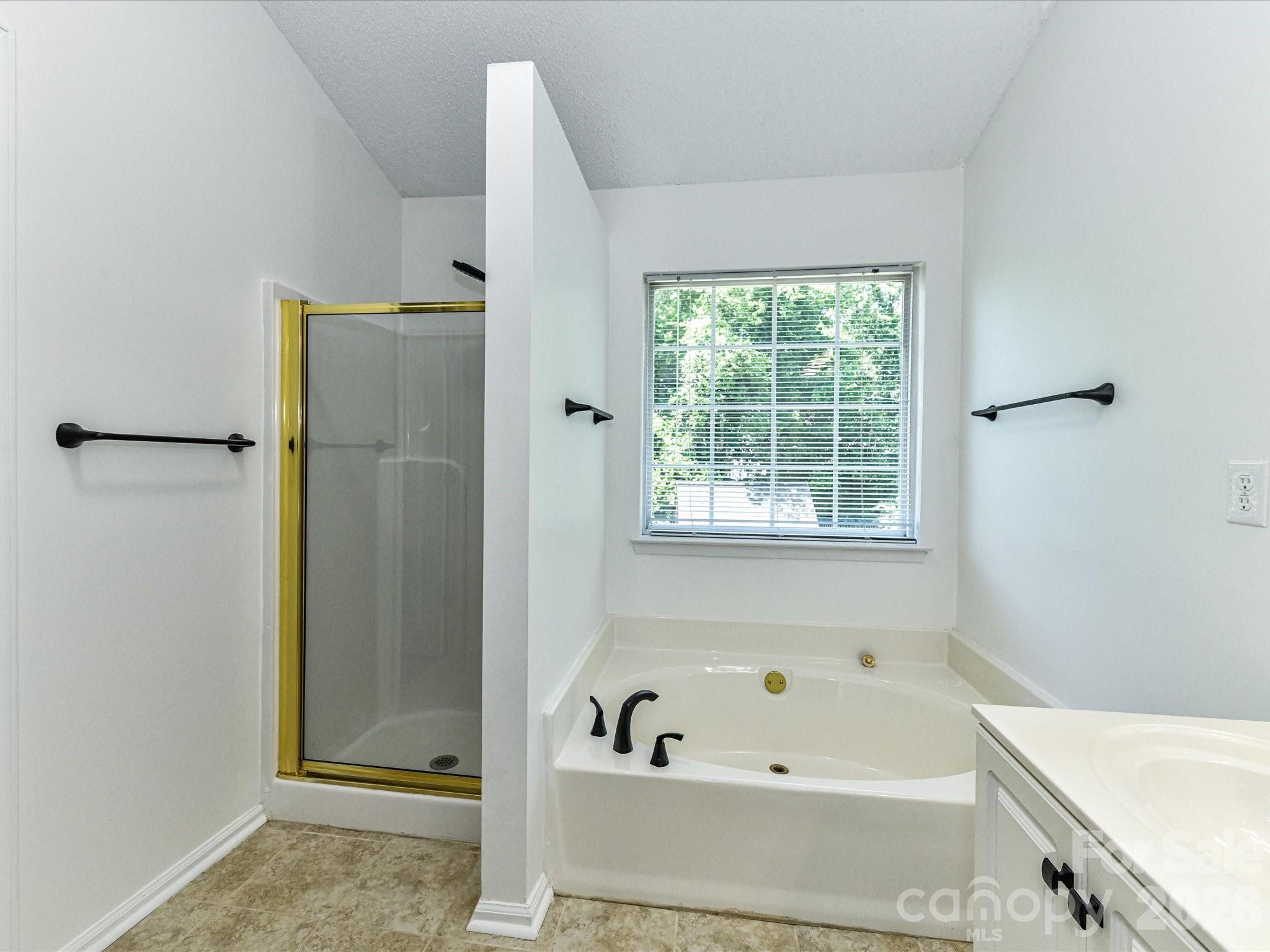 7512 Henderson Park Road — Huntersville