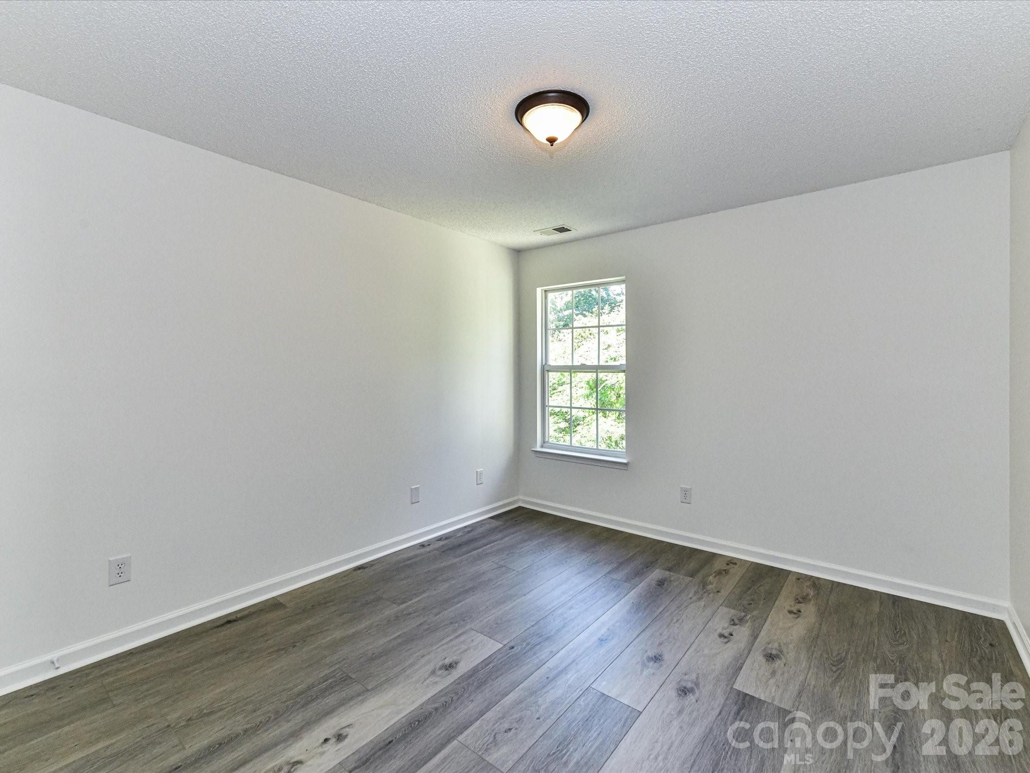 7512 Henderson Park Road — Huntersville