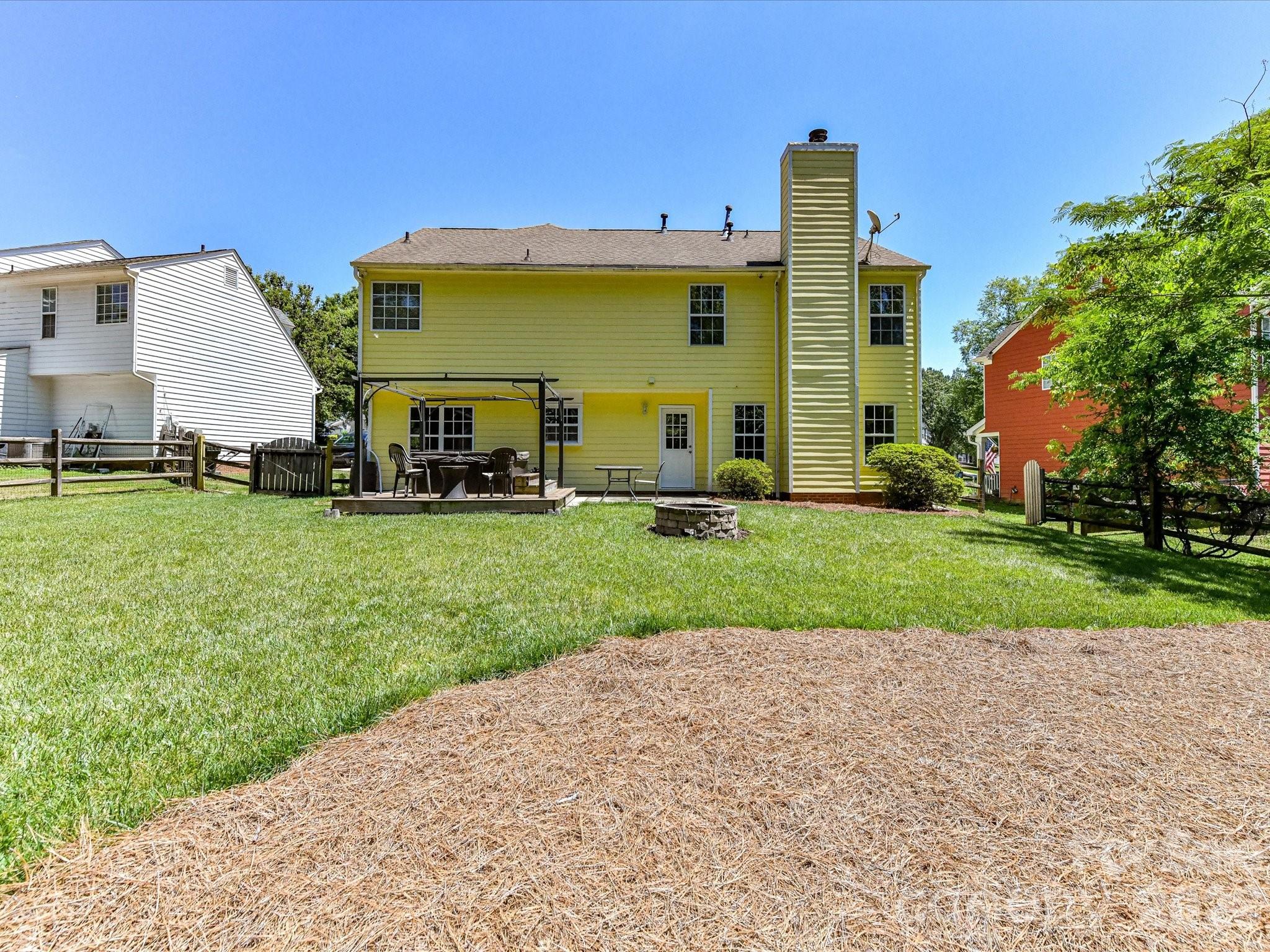 7512 Henderson Park Road — Huntersville