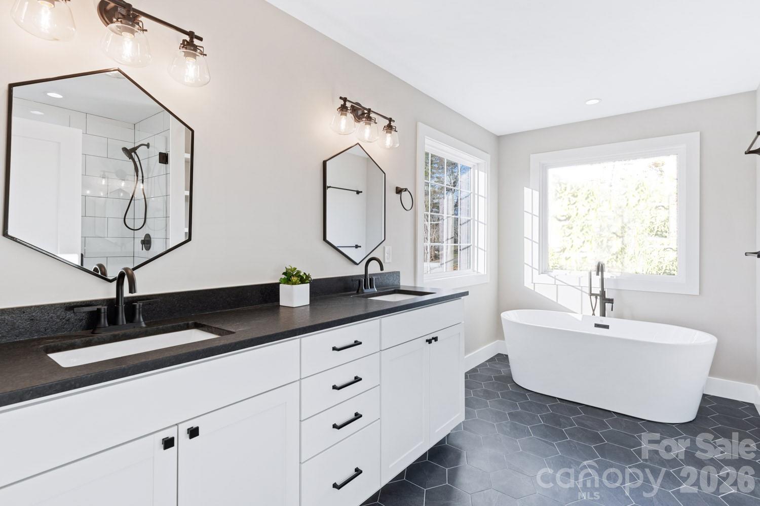 99999 Verde Drive — Asheville