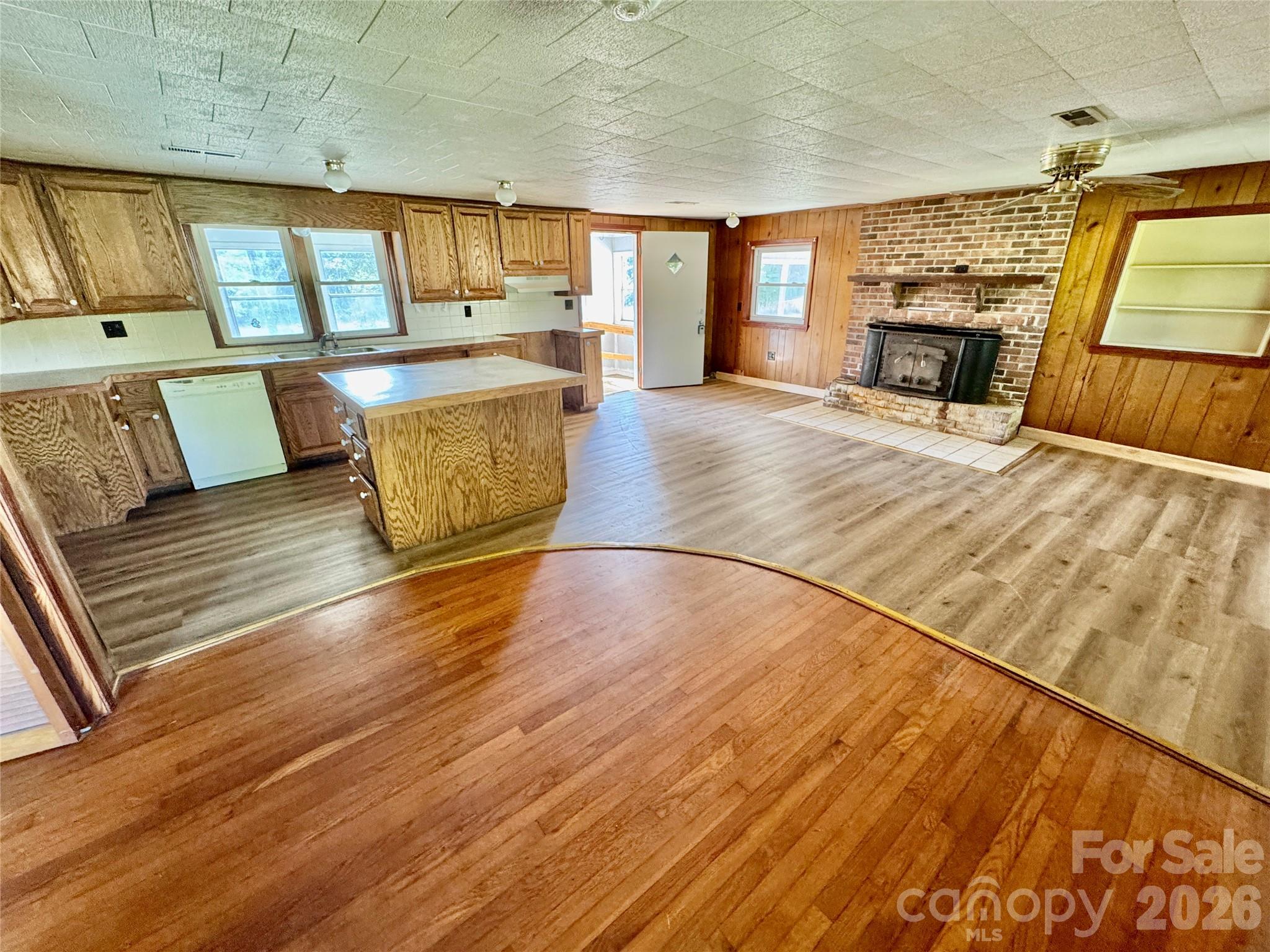 5028 Kurstie Lane — Boonville