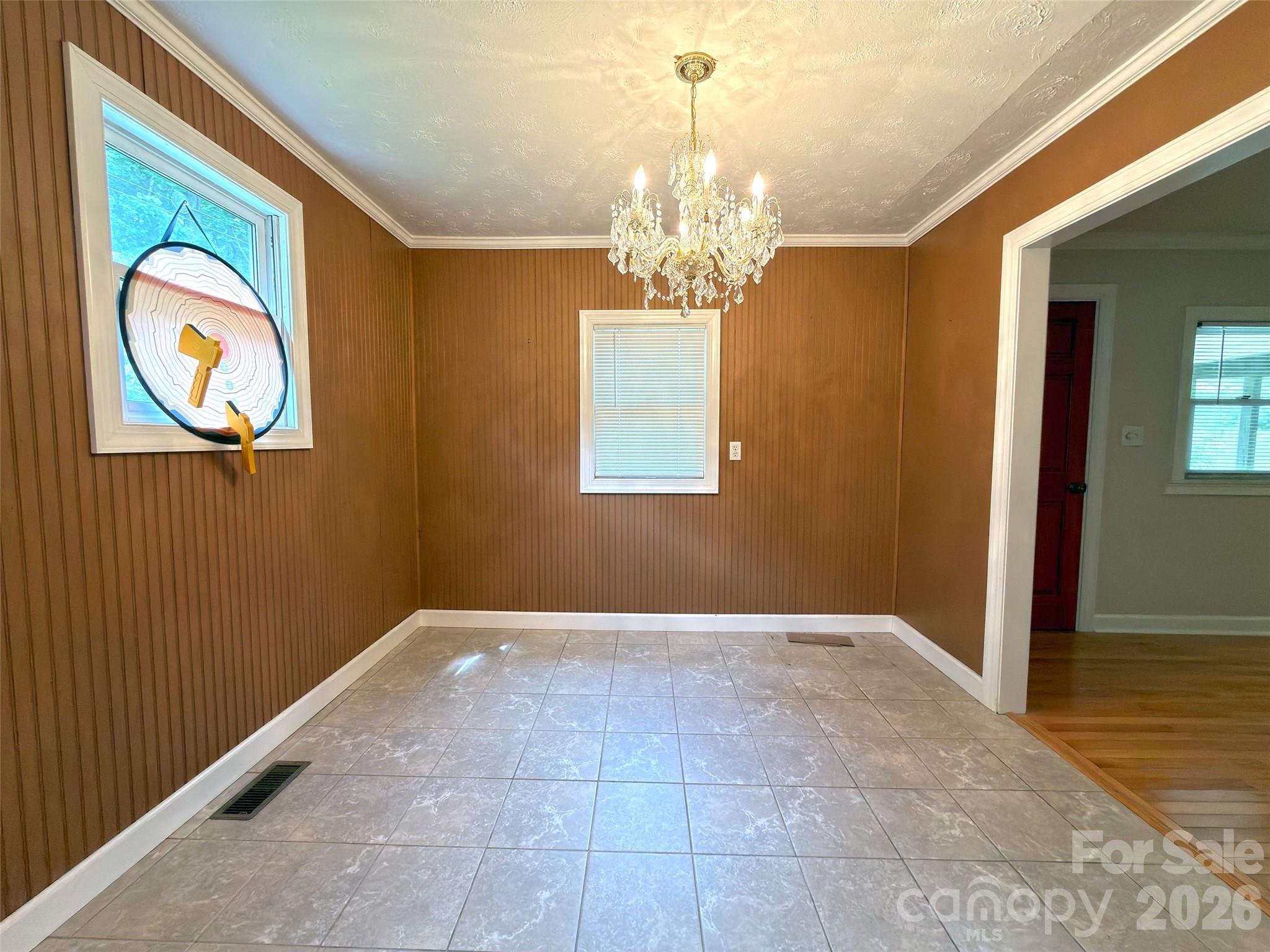 22 Mcminn Road — Hendersonville