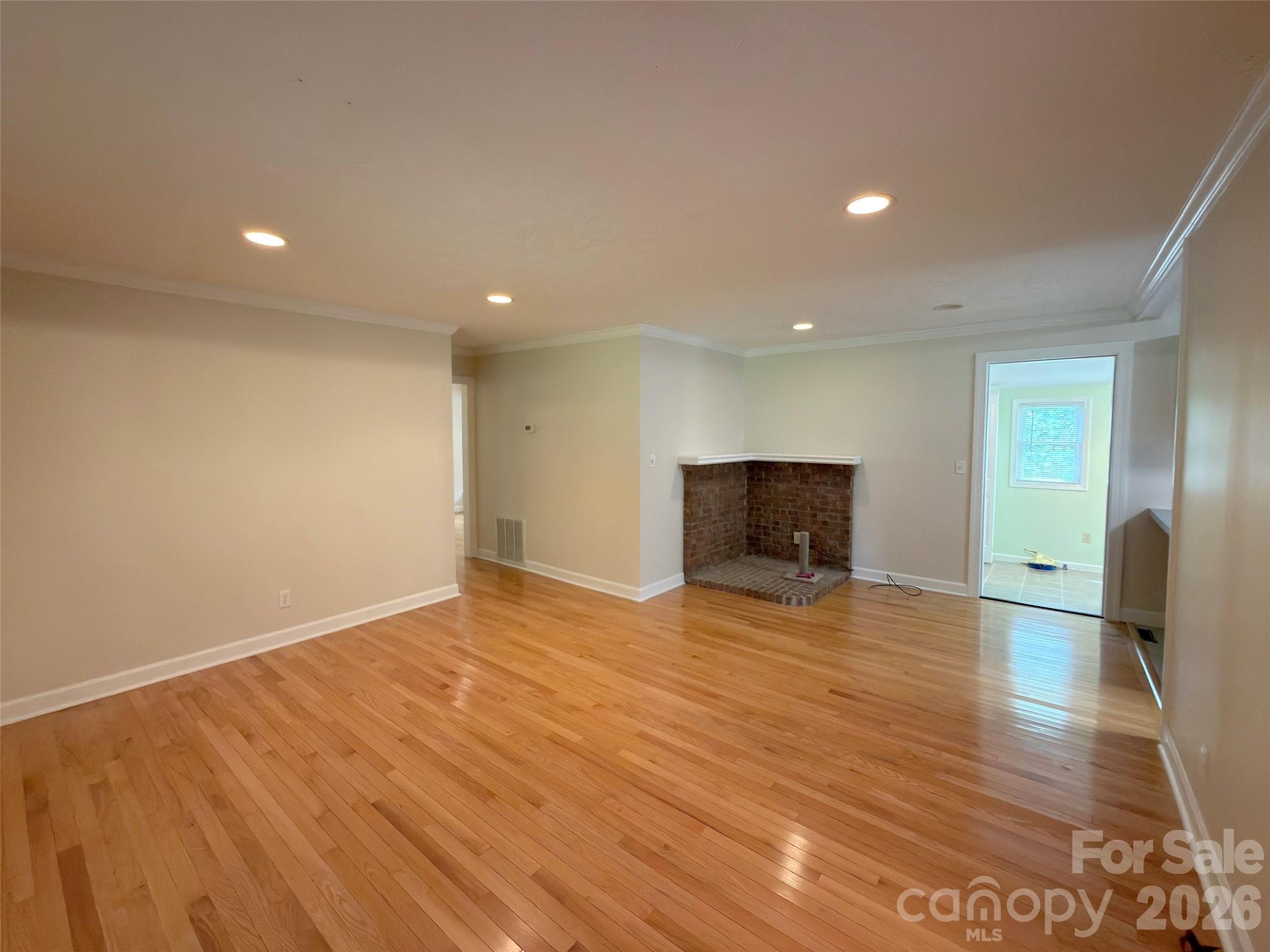 22 Mcminn Road — Hendersonville