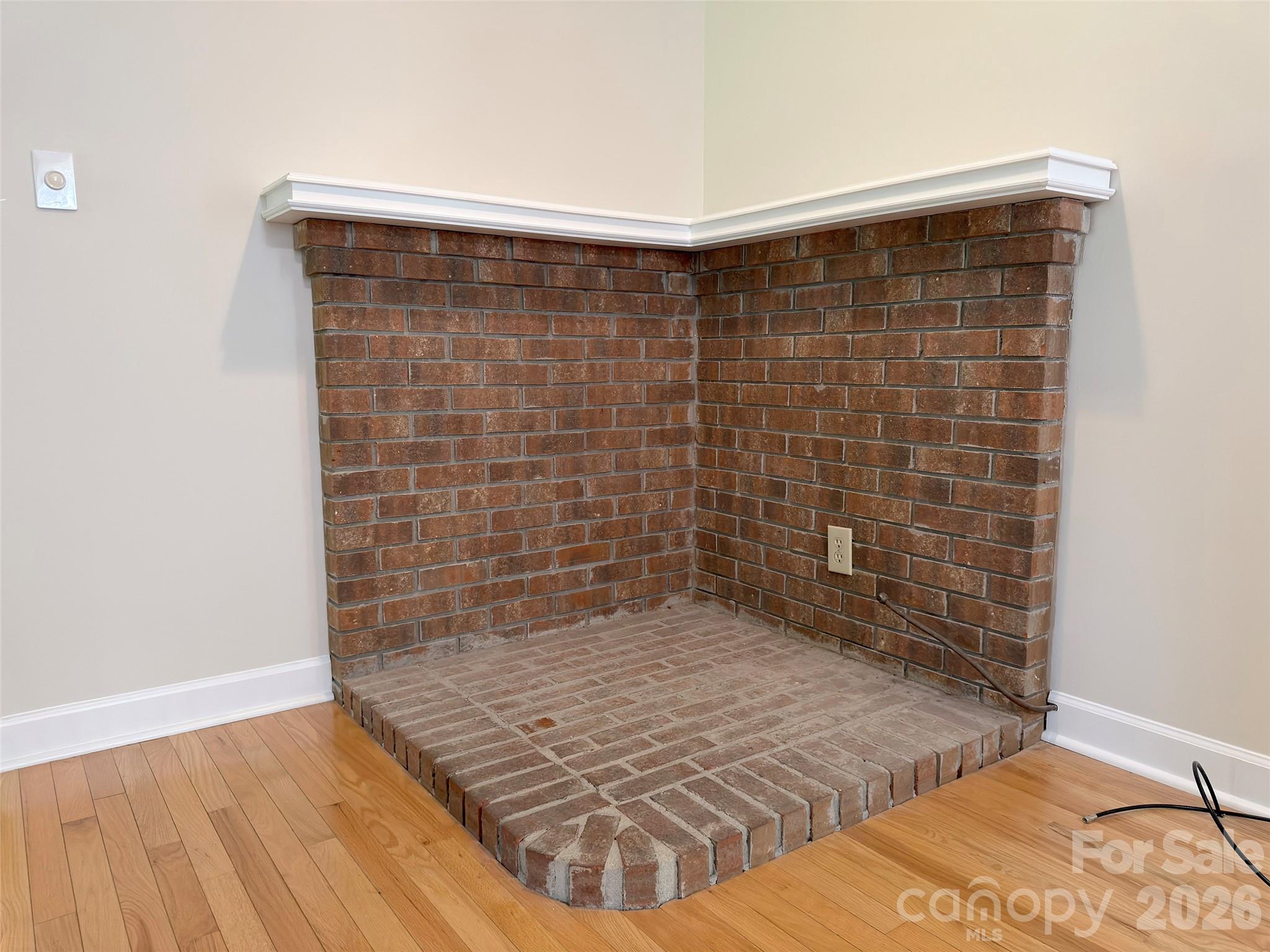 22 Mcminn Road — Hendersonville