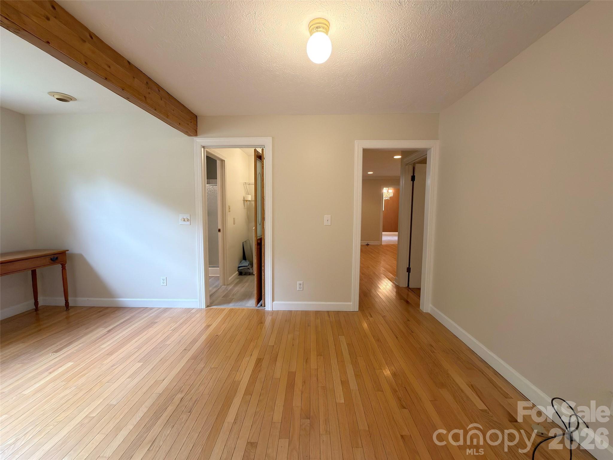 22 Mcminn Road — Hendersonville