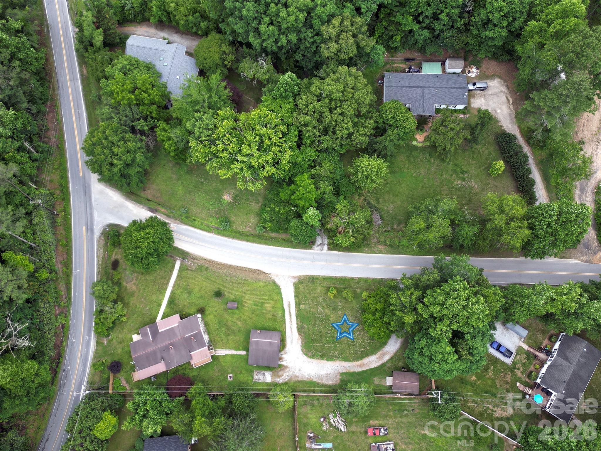 22 Mcminn Road — Hendersonville