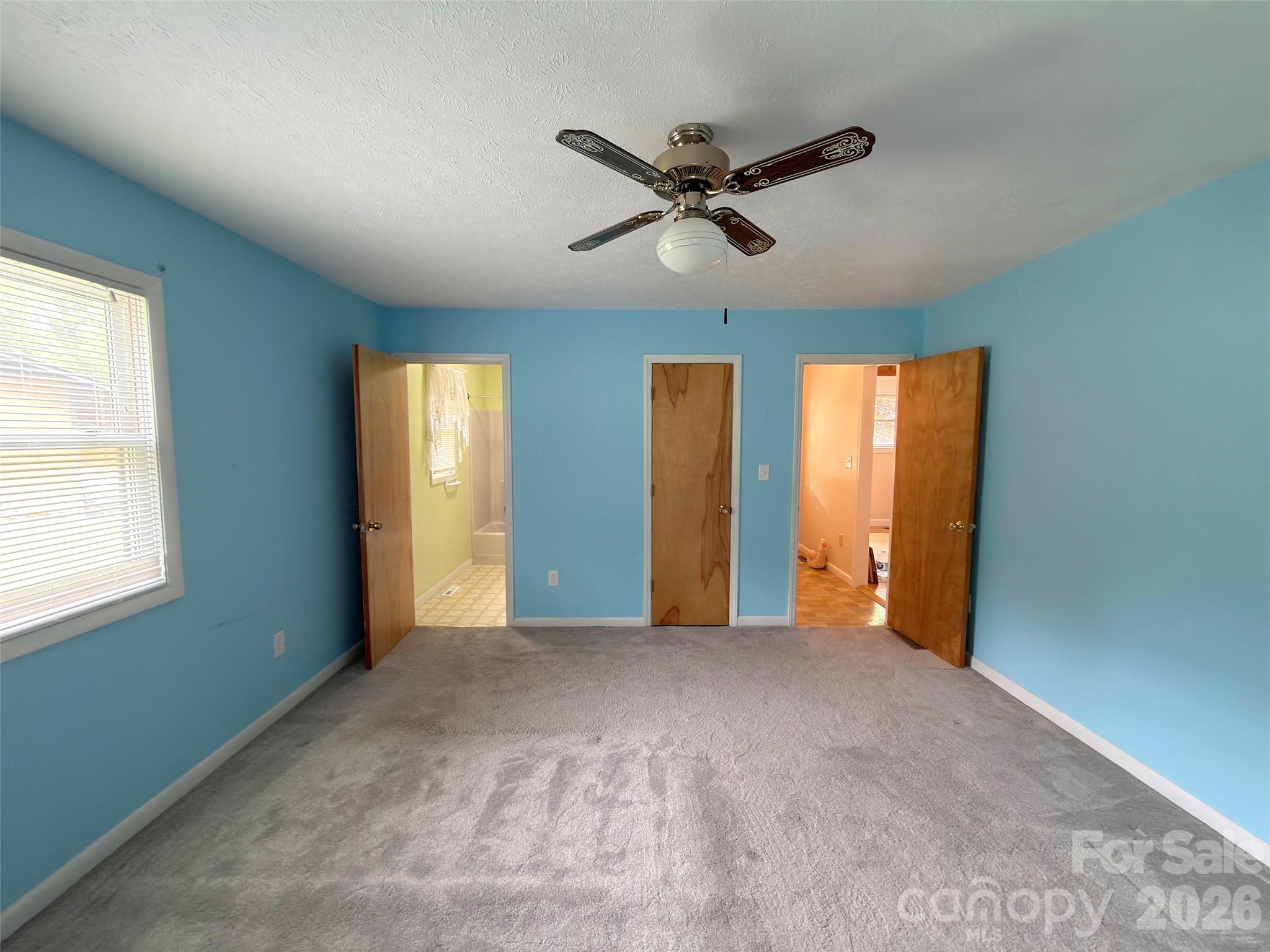 22 Mcminn Road — Hendersonville