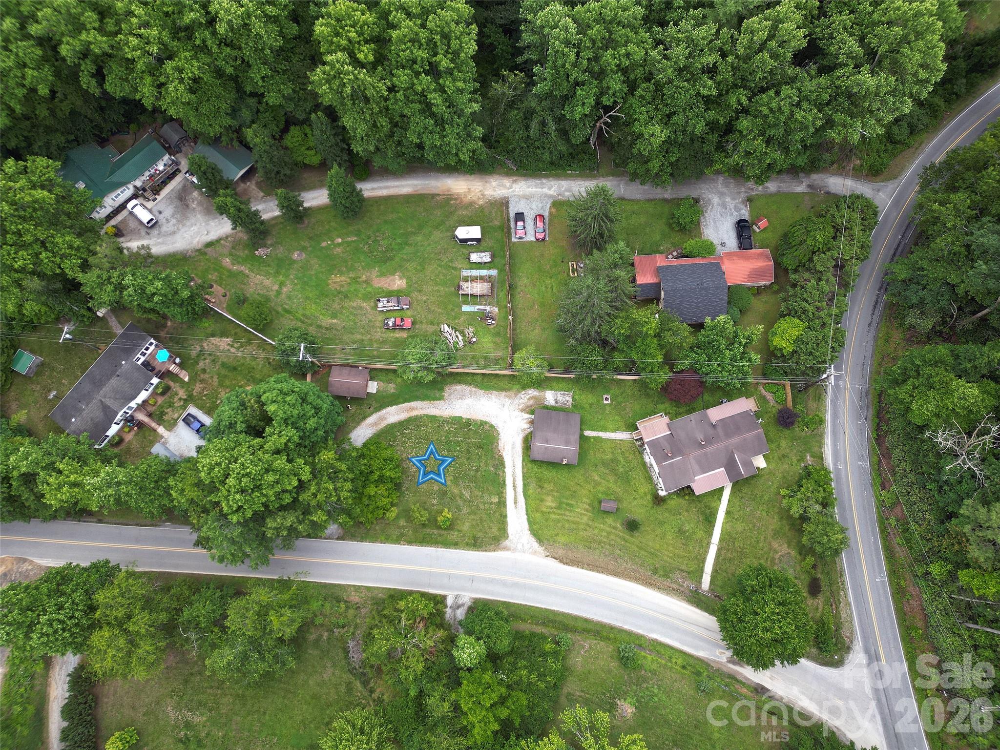 22 Mcminn Road — Hendersonville