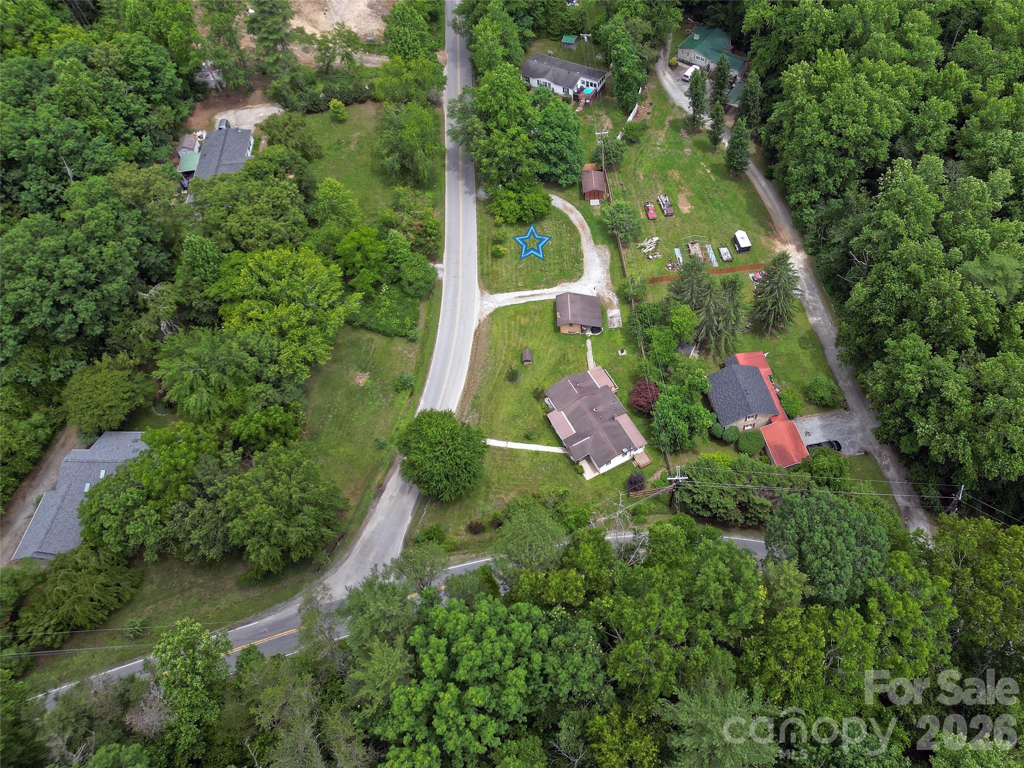 22 Mcminn Road — Hendersonville