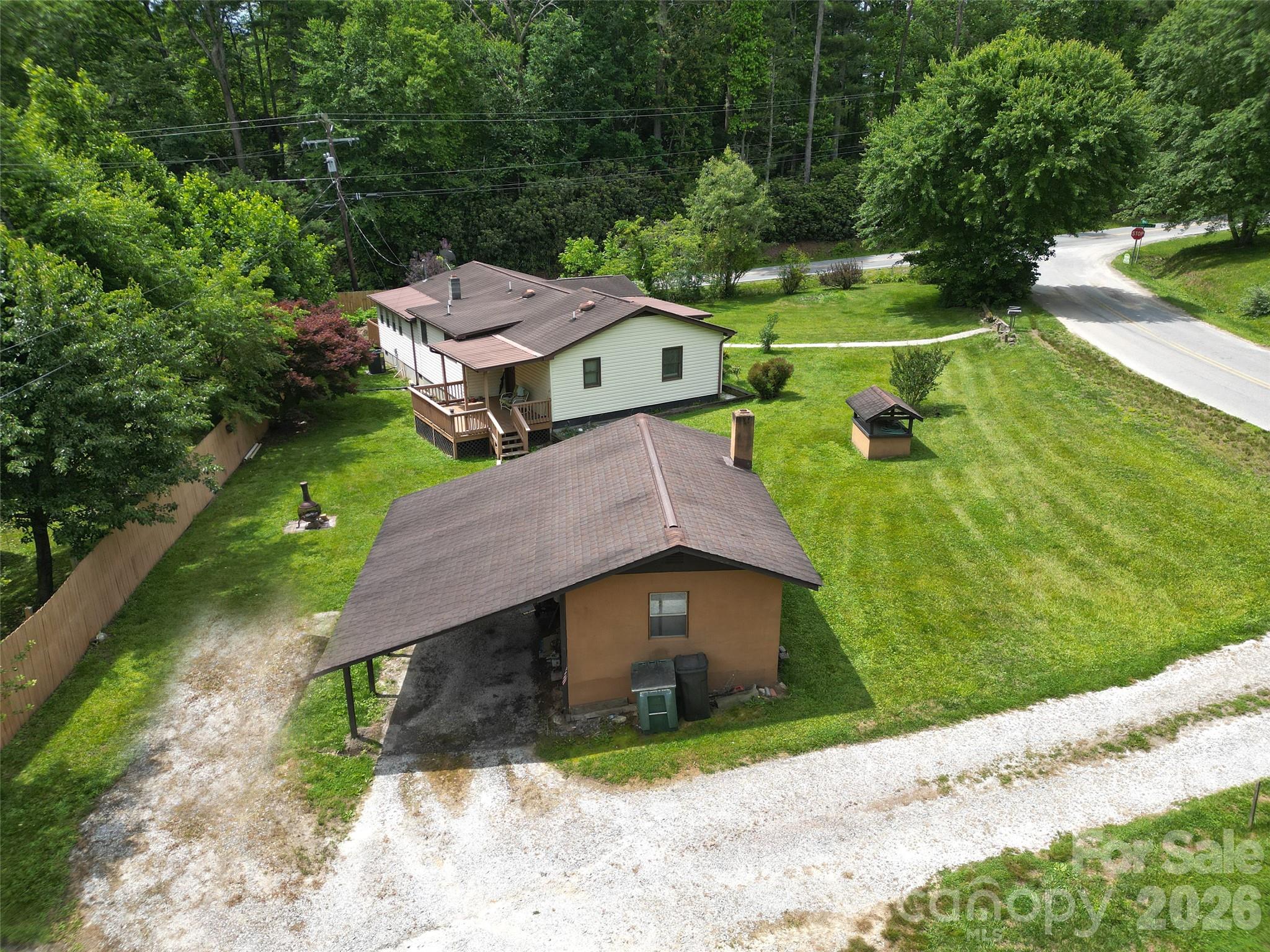 22 Mcminn Road — Hendersonville
