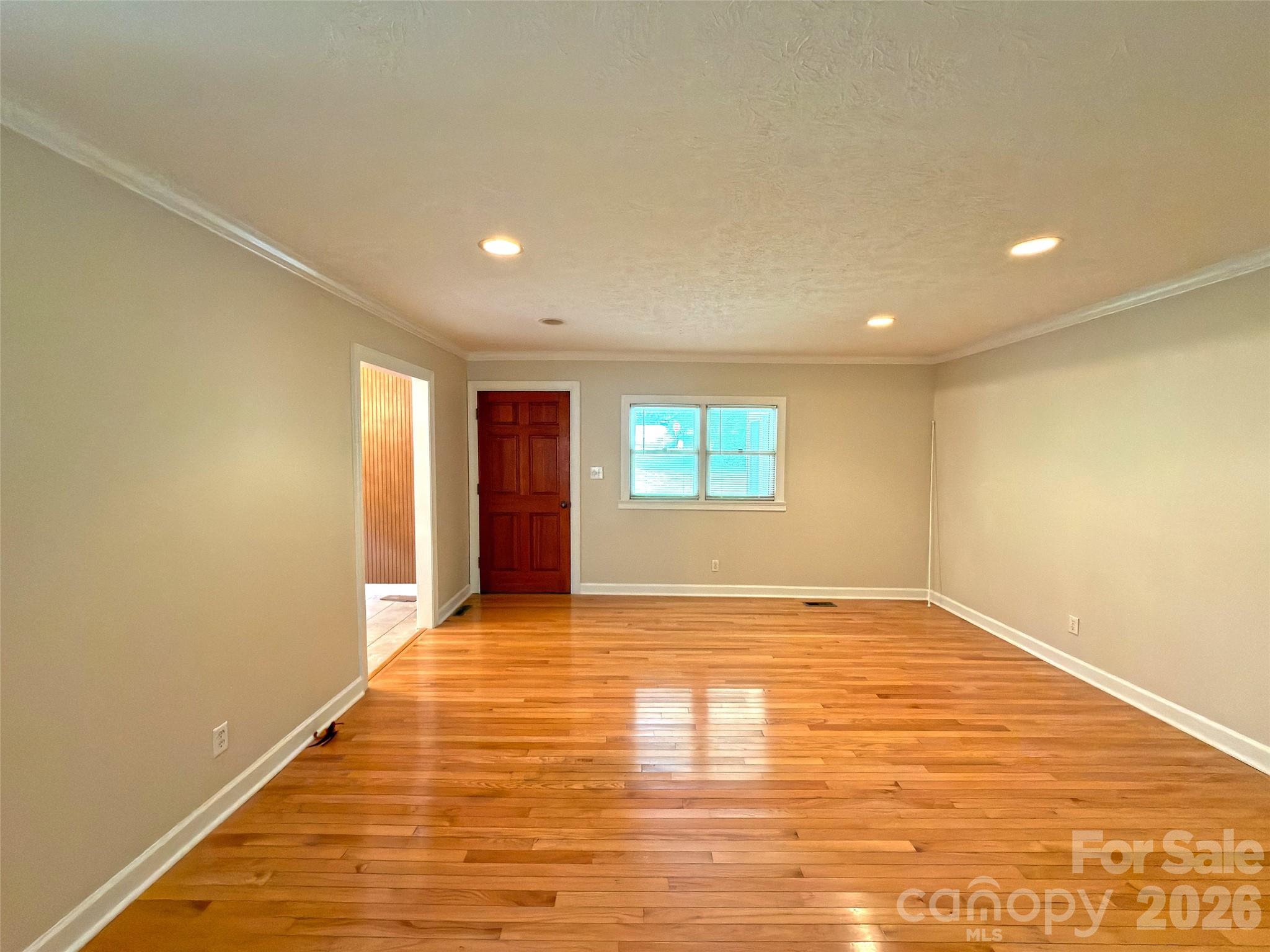 22 Mcminn Road — Hendersonville