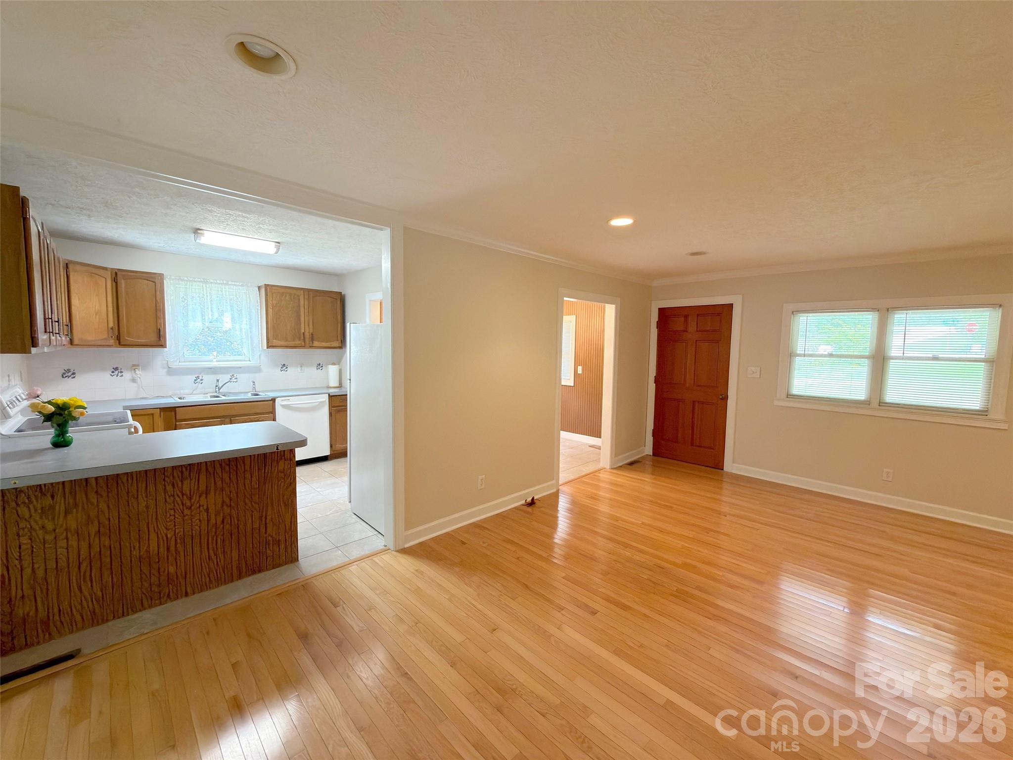 22 Mcminn Road — Hendersonville