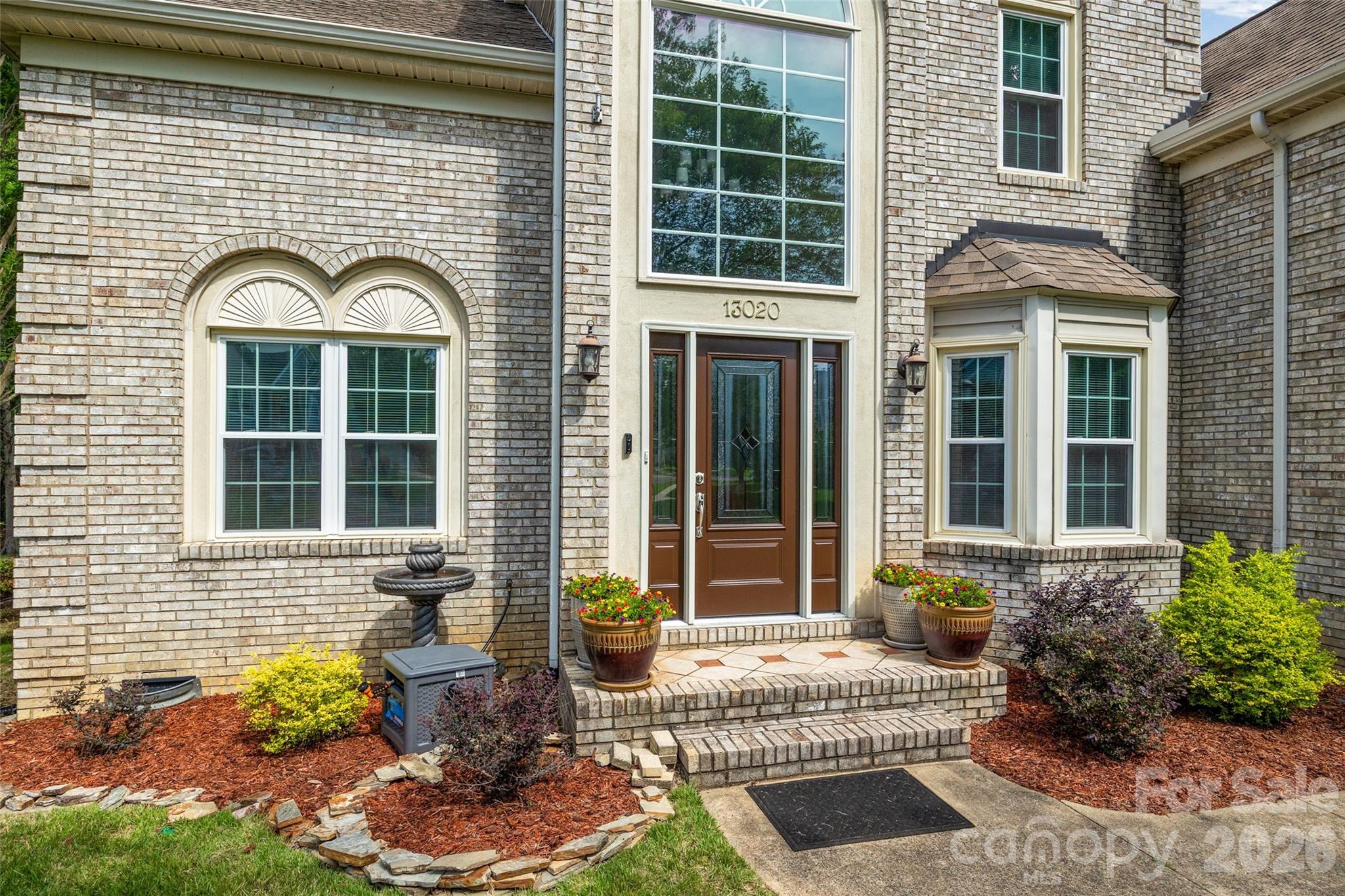 13020 Shannon Park Lane — Charlotte