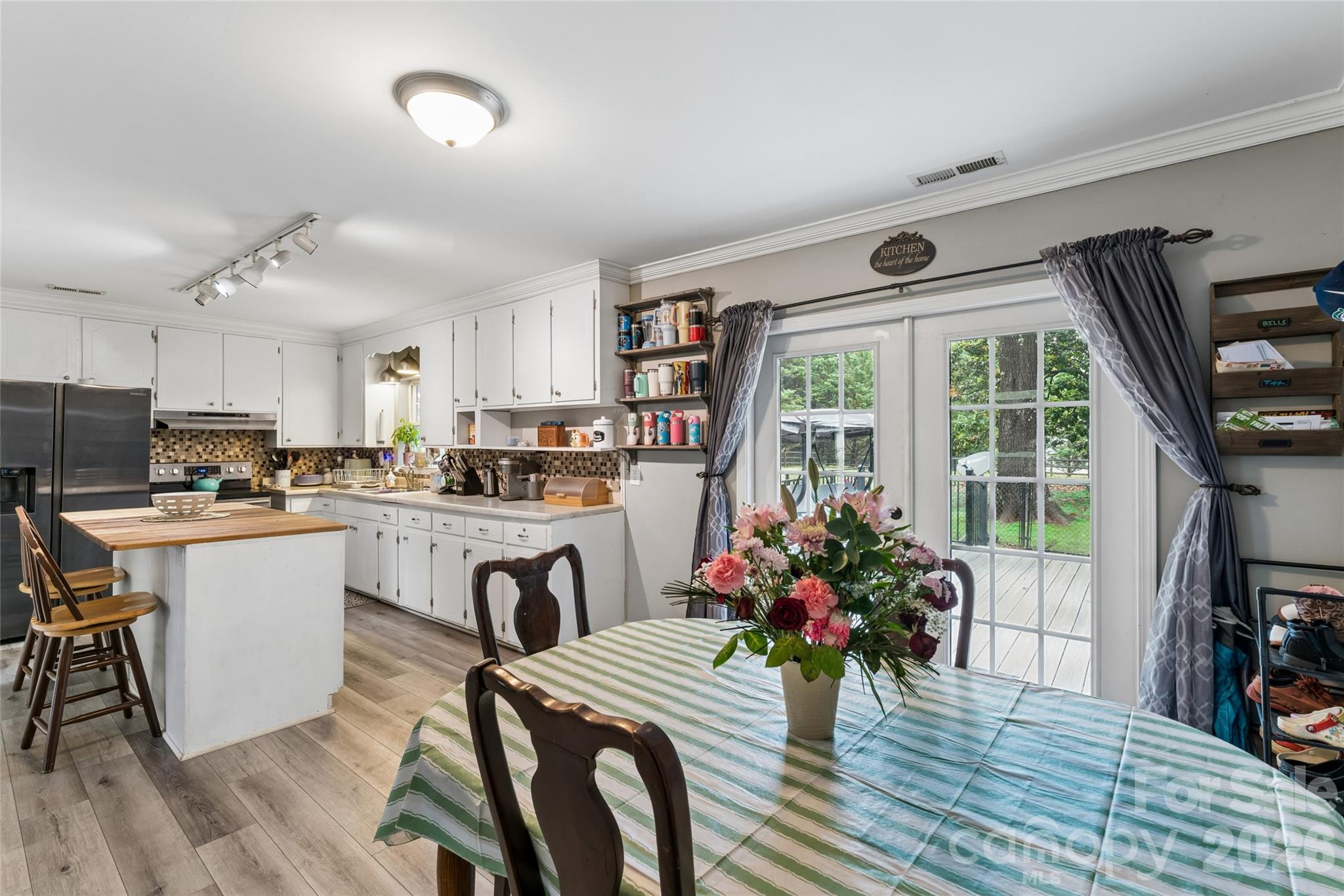 170 Scotts Creek Road — Statesville