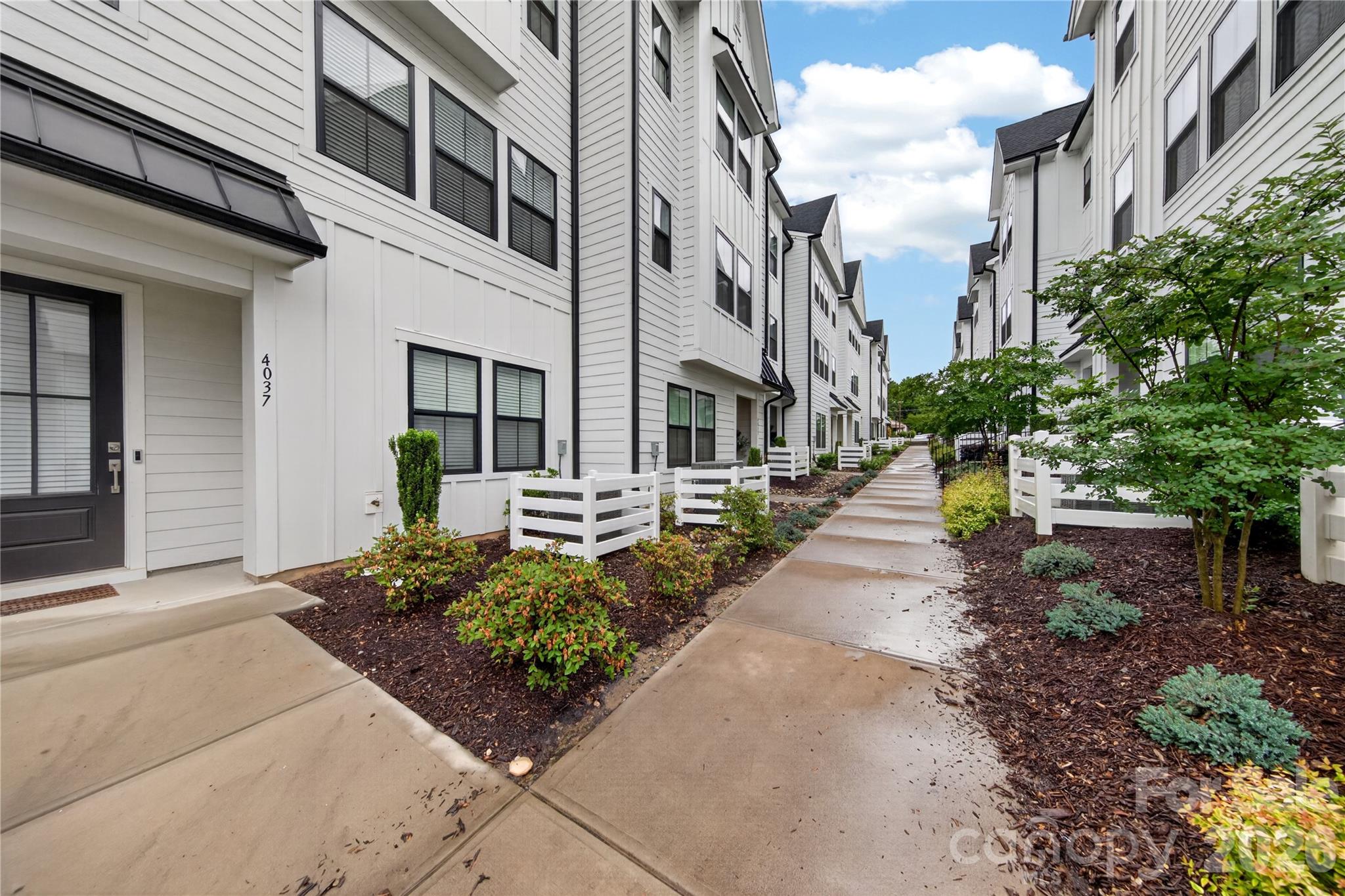 4033 Polluck Way — Charlotte