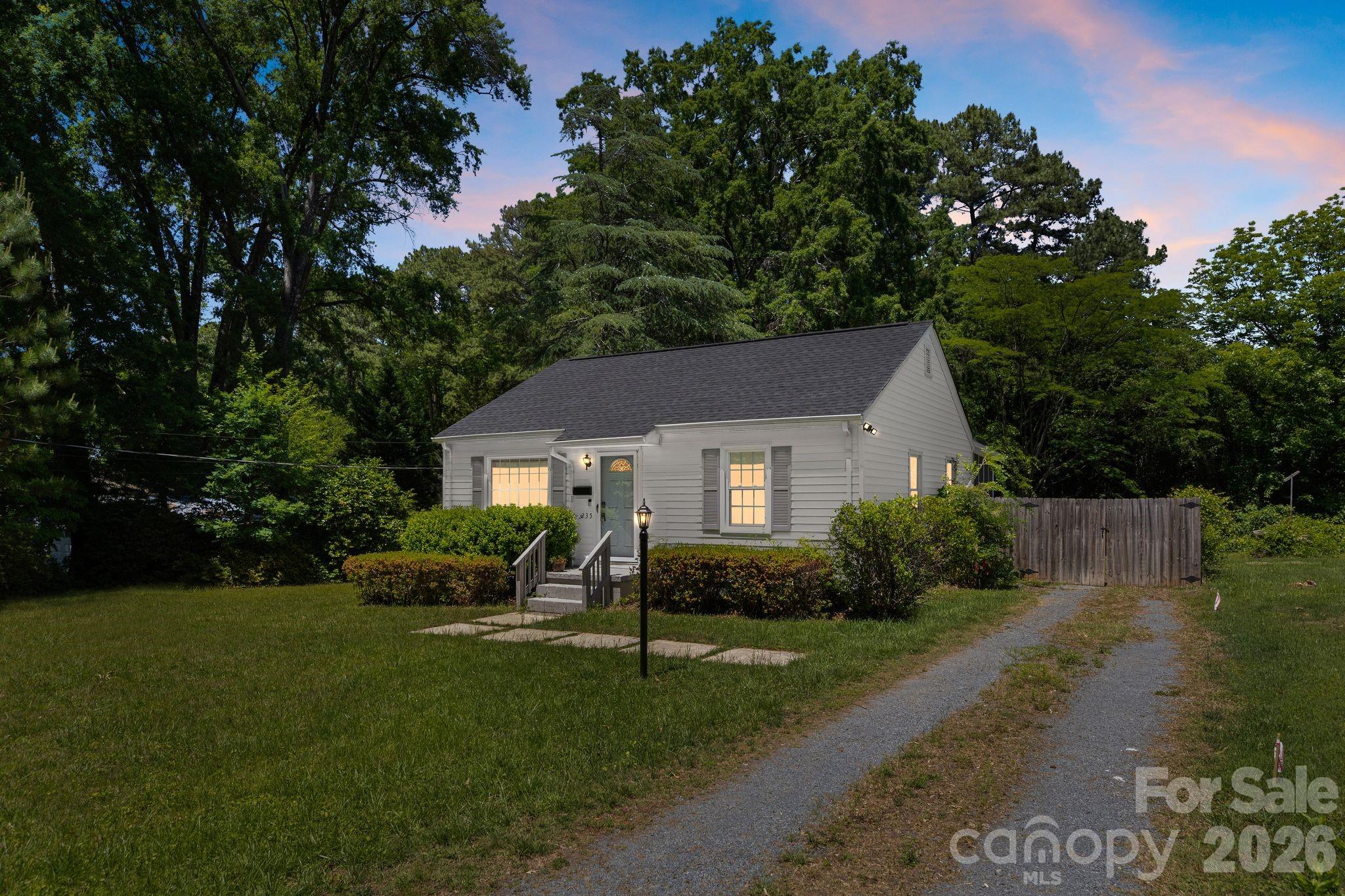 5235 Auburndale Road — Charlotte