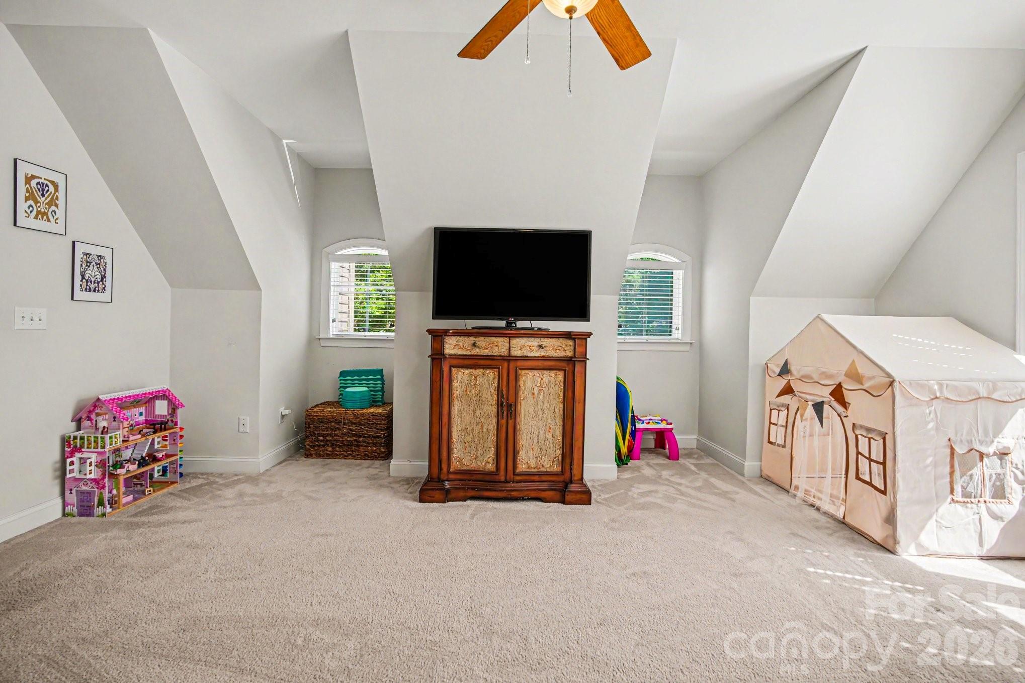 8435 Whitehawk Hill Road — Waxhaw