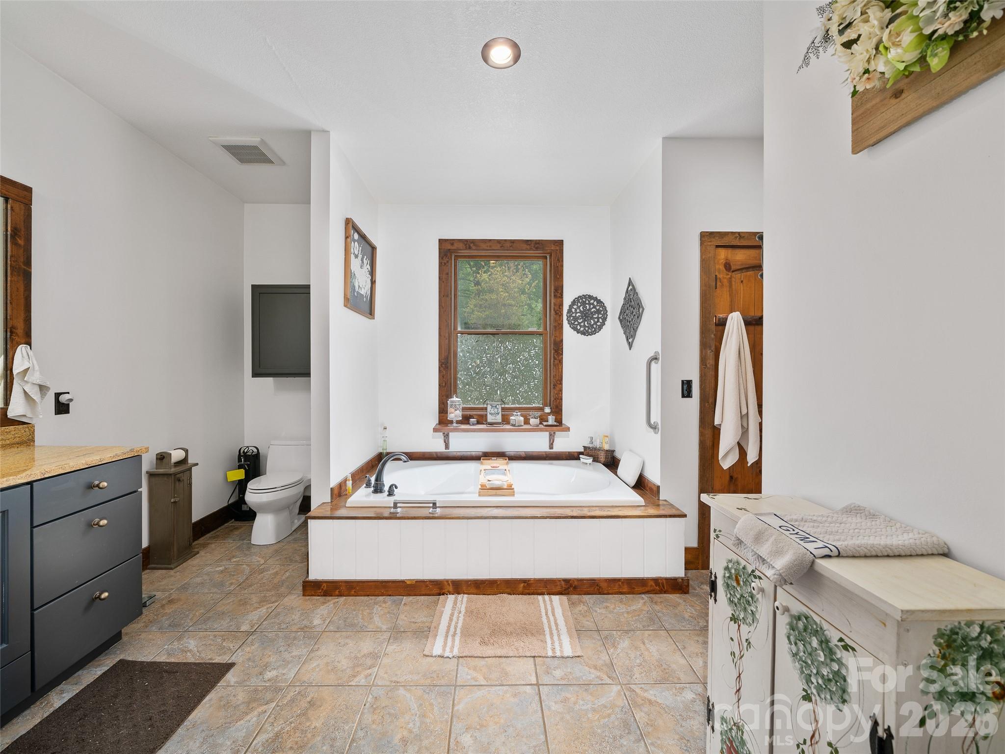 101 Waterwheel Drive — Green Mountain