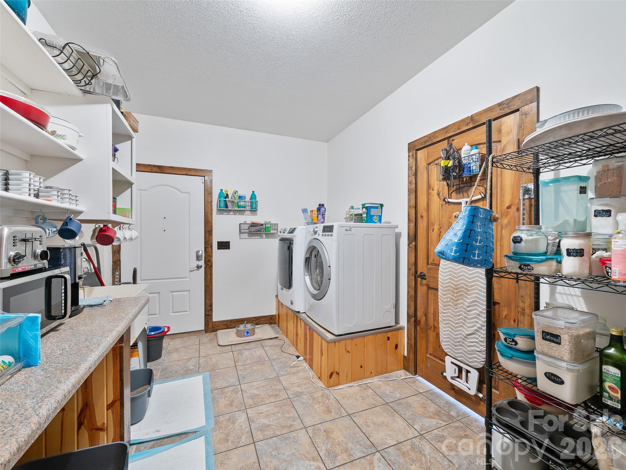 101 Waterwheel Drive — Green Mountain
