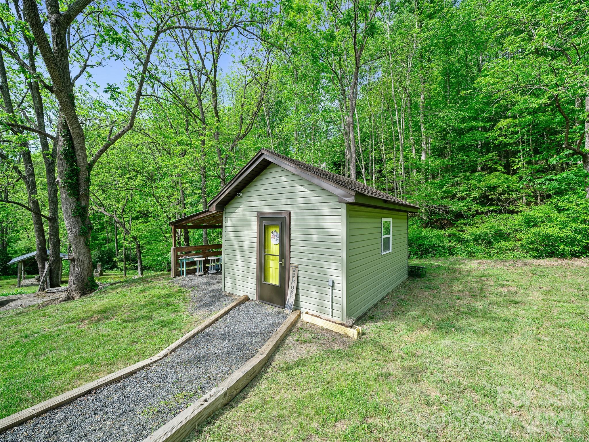 101 Waterwheel Drive — Green Mountain