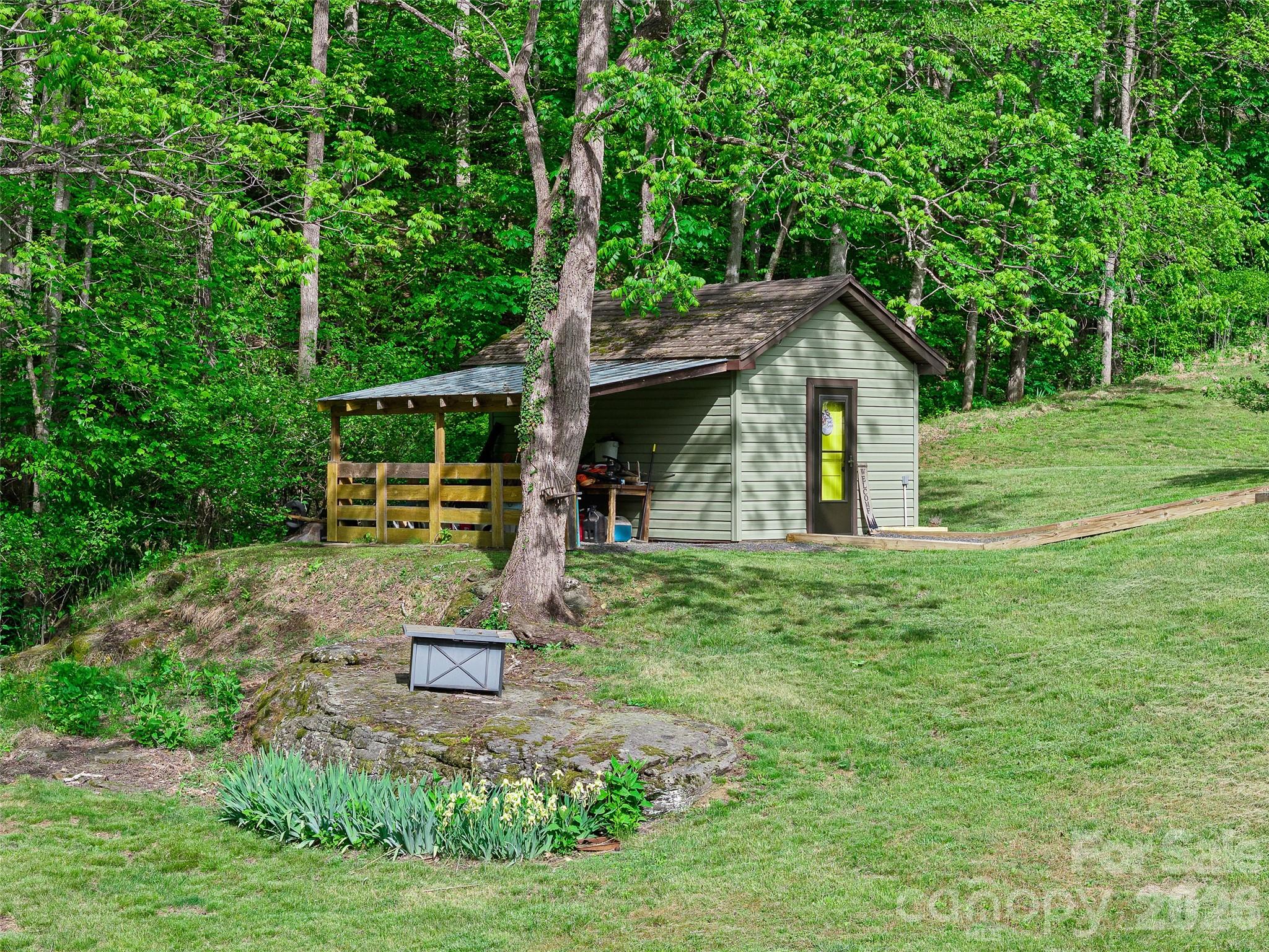101 Waterwheel Drive — Green Mountain