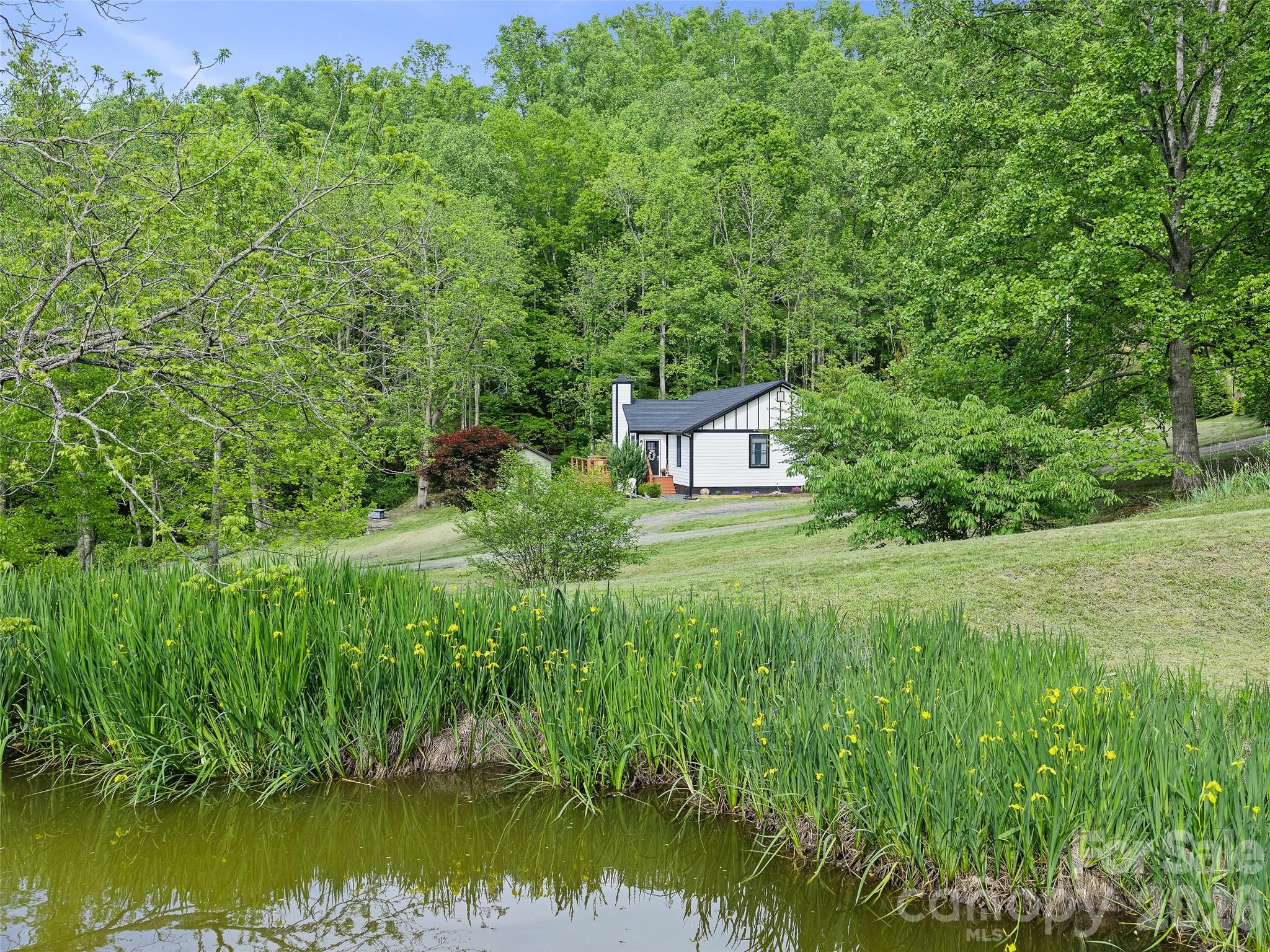 101 Waterwheel Drive — Green Mountain