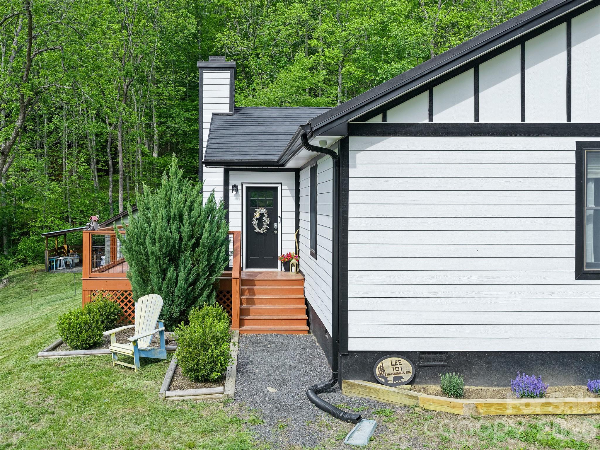 101 Waterwheel Drive — Green Mountain