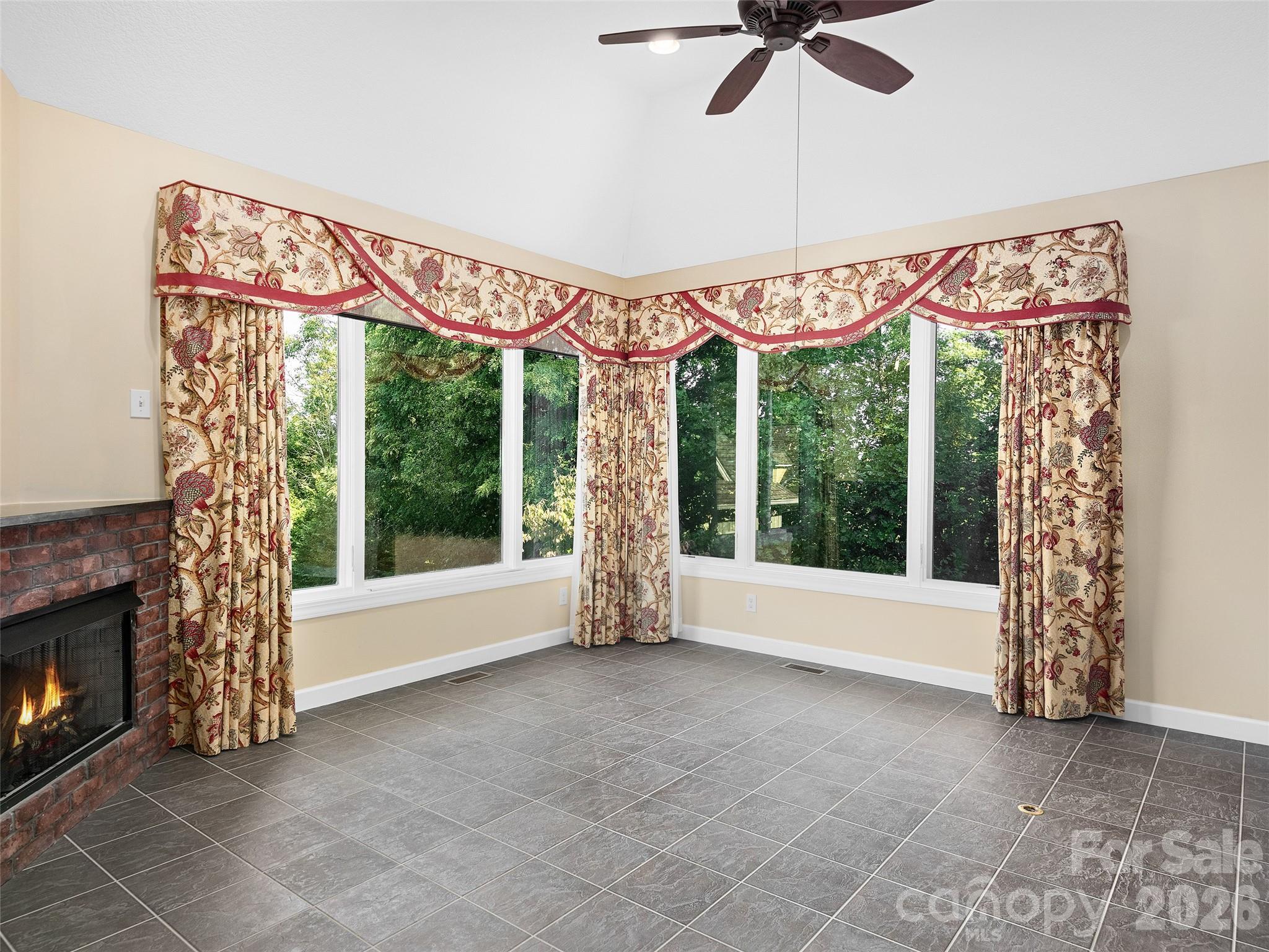 54 Deep Valley Lane — Hendersonville