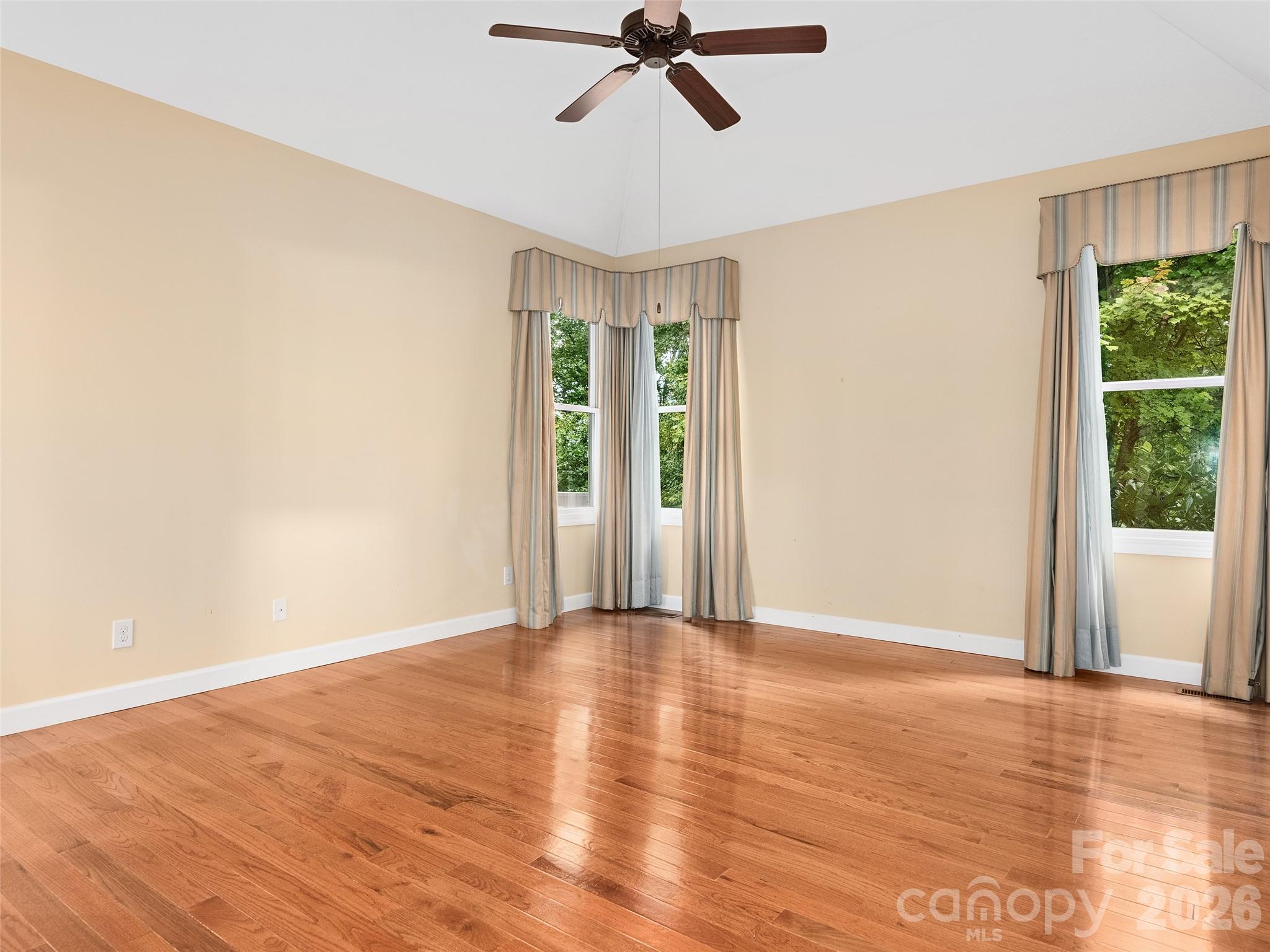54 Deep Valley Lane — Hendersonville