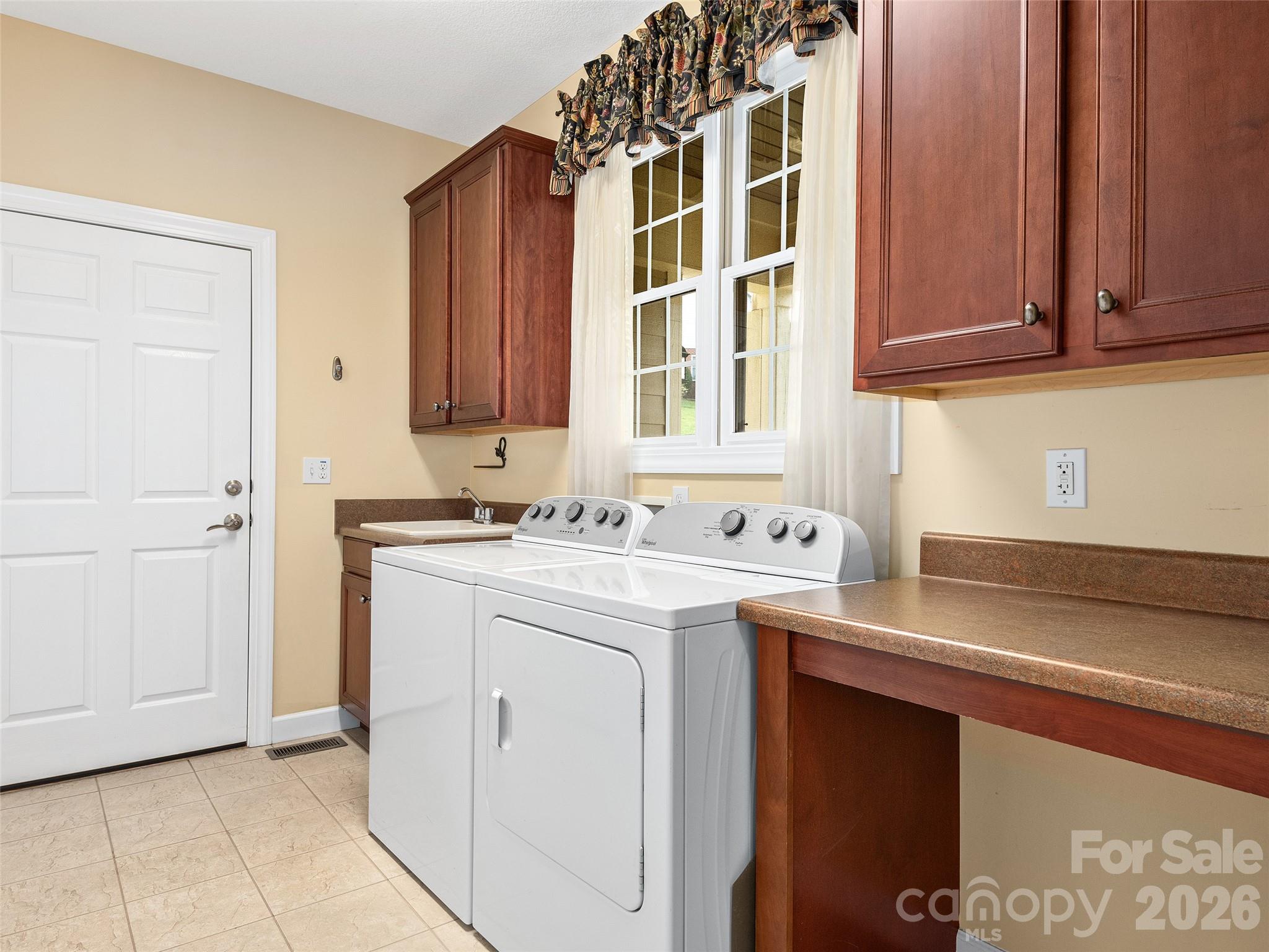 54 Deep Valley Lane — Hendersonville