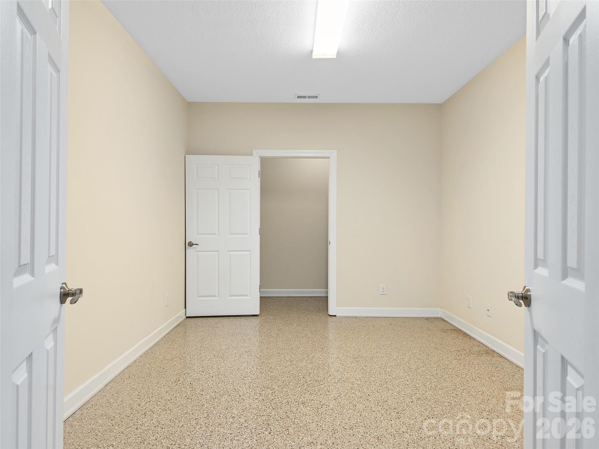 54 Deep Valley Lane — Hendersonville